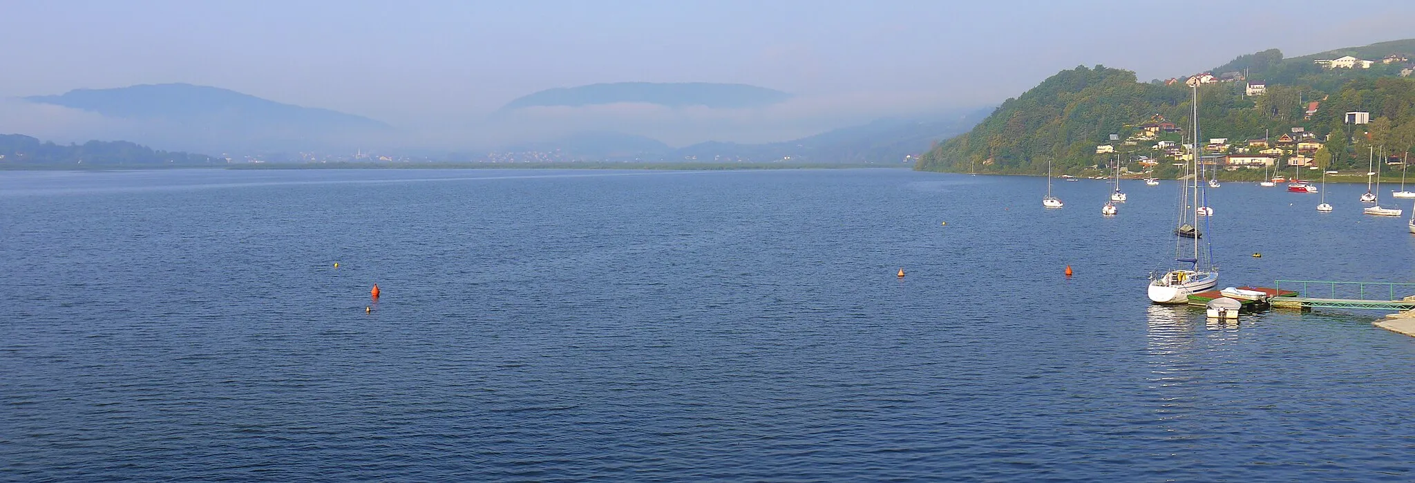 Photo showing: Jezioro Rożnowskie