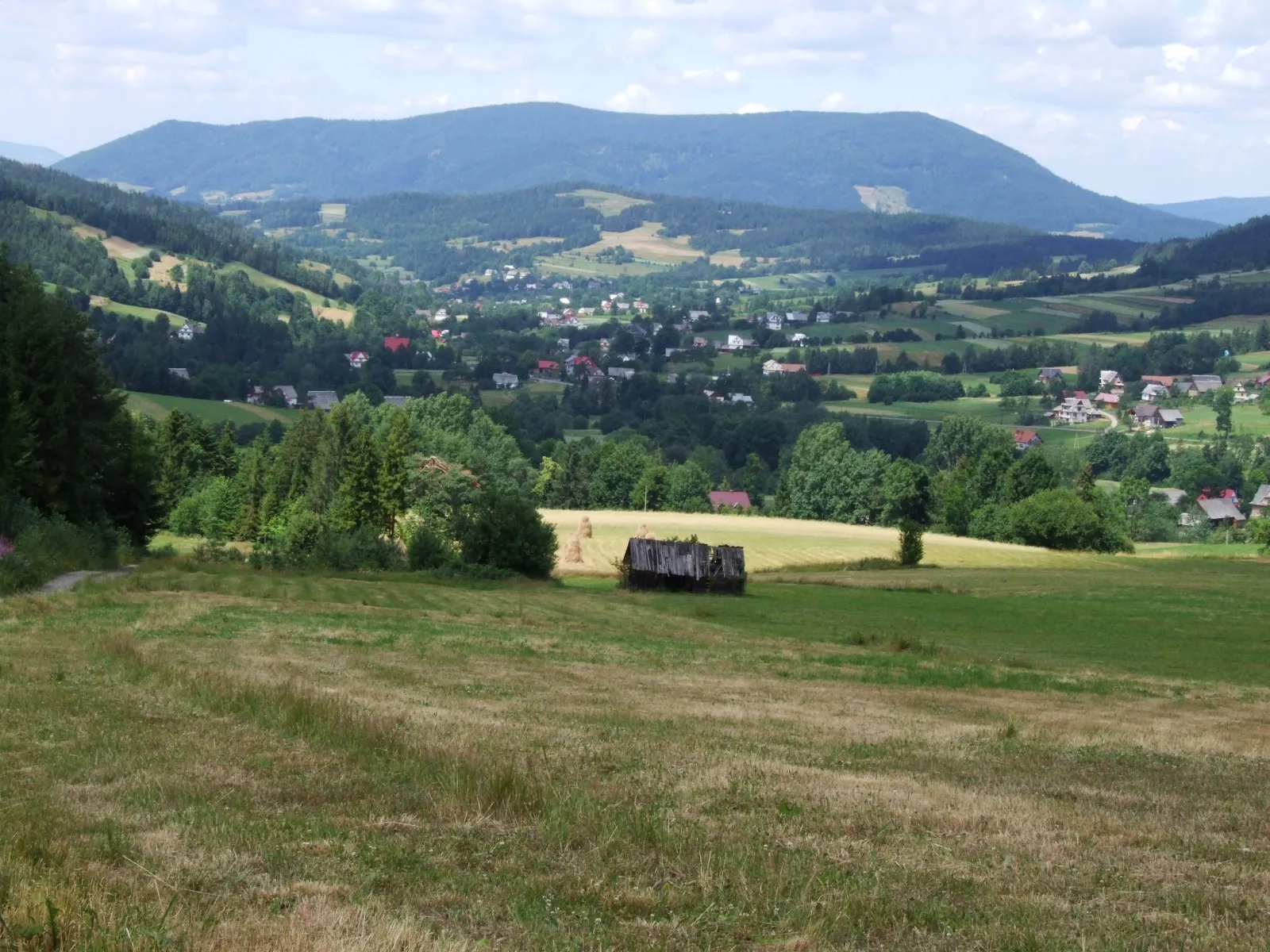 Photo showing: Lubogoszcz i dolina wsi Wilczyce