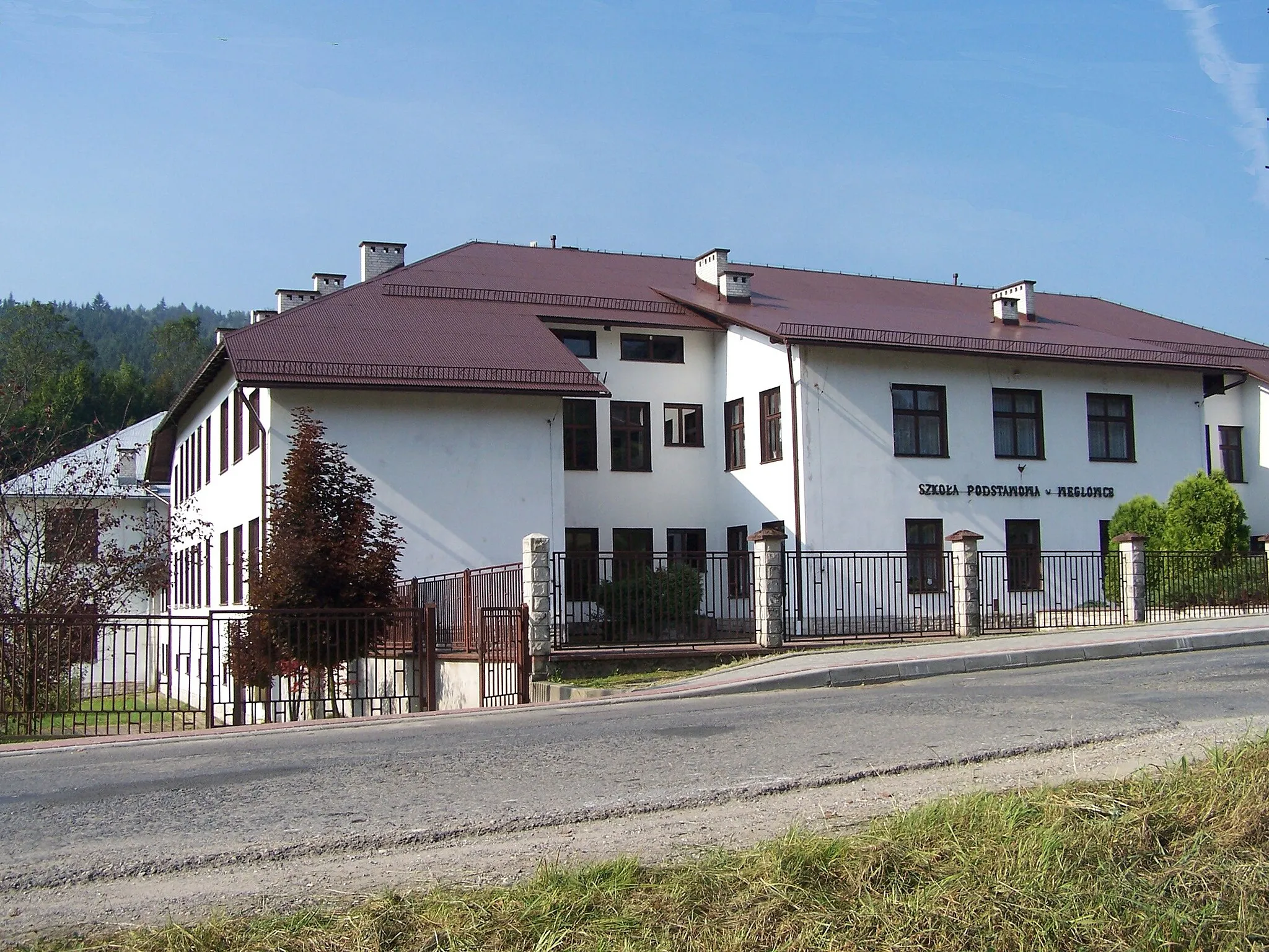 Photo showing: Szkoła w Węglówce