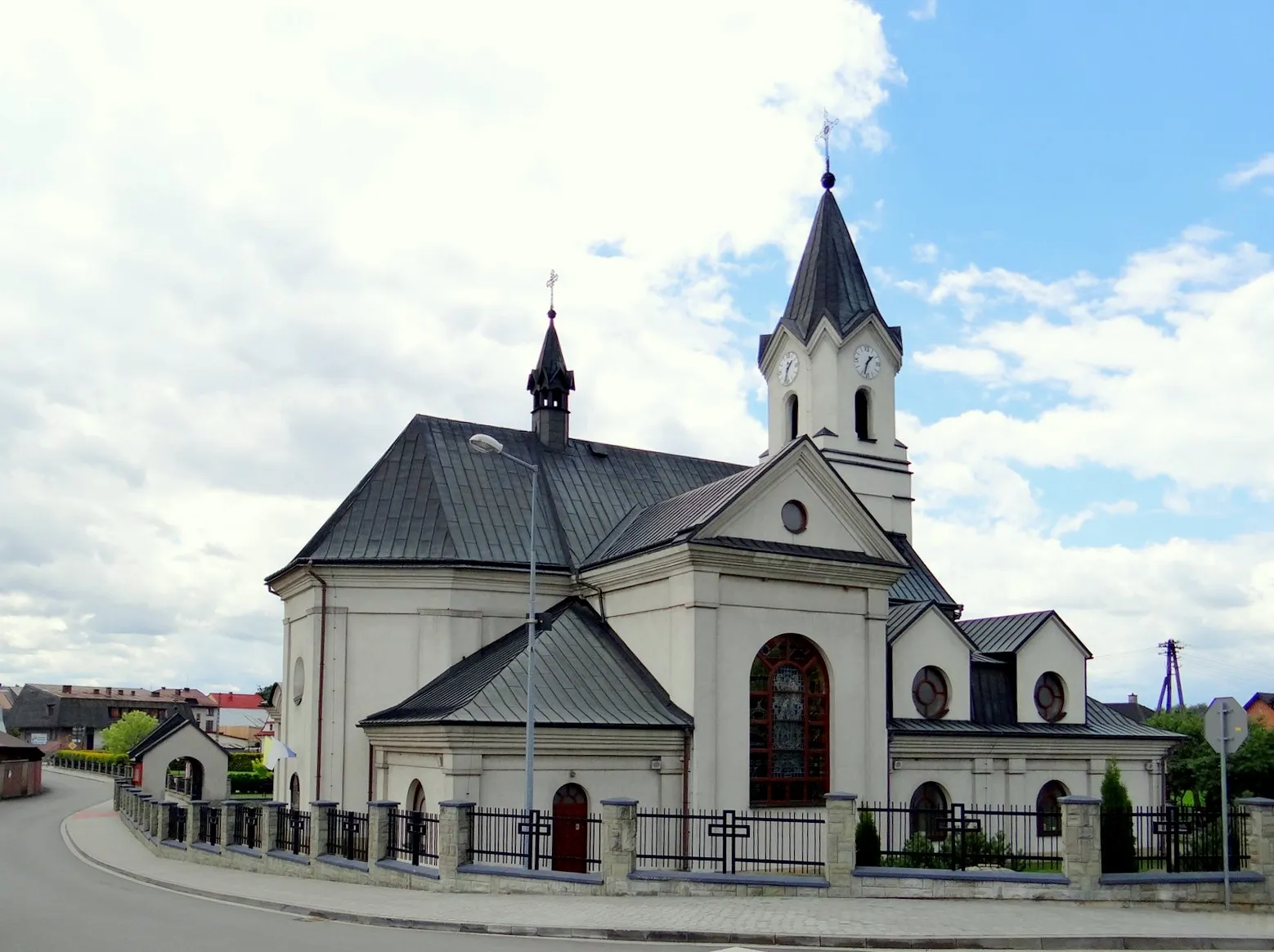 Photo showing: Waksmund. Kościół św. Jadwigi Śląskiej.