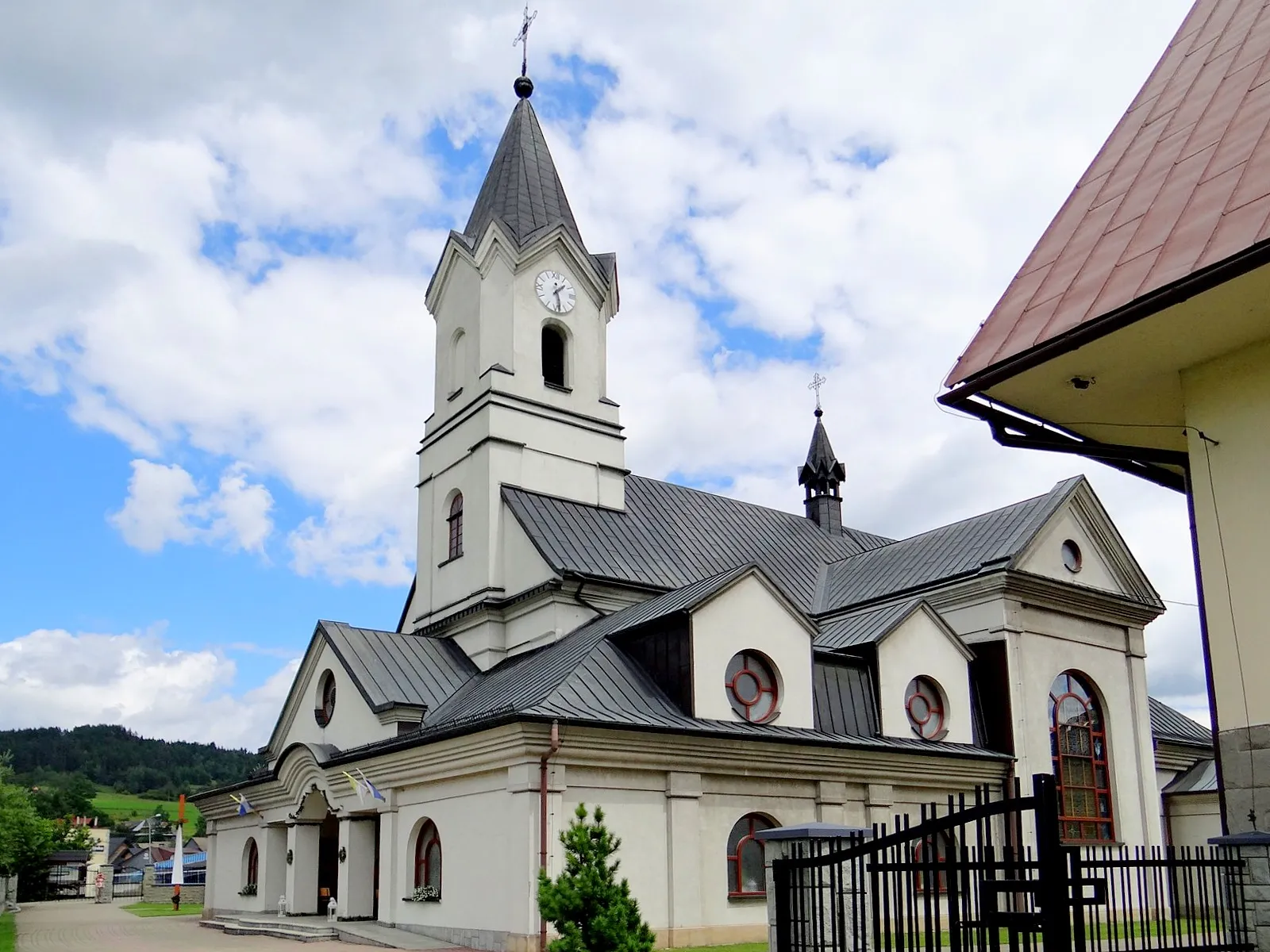 Photo showing: Waksmund. Kościół św. Jadwigi Śląskiej.