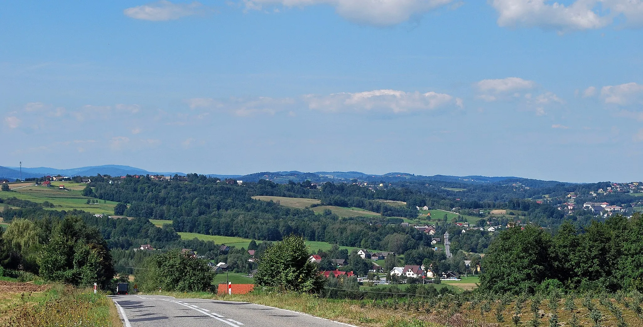 Photo showing: Ubrzeż village (view from NE), Bochnia county, Lesser Poland Voivodeship, Poland