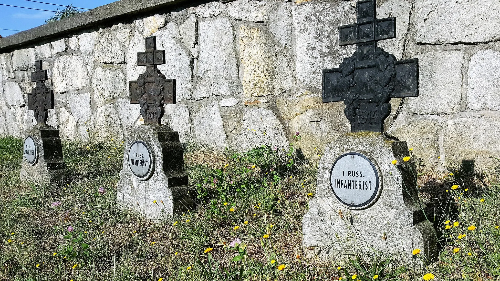 Photo showing: Cmentarz wojenny nr 180 w Tarnowcu. Nagrobki.