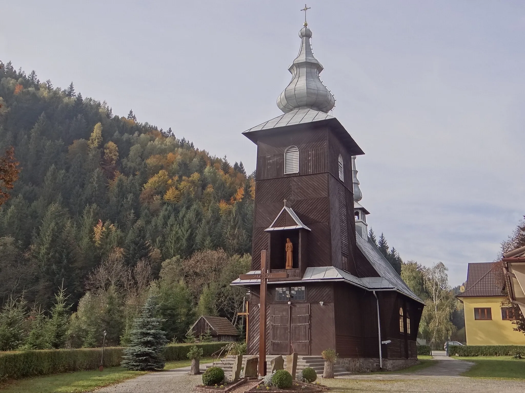 Photo showing: Zabytkowy kościół w Szczawie. Kościół Najświętszego Serca Jezusa. Wybudowany w latach: 1958–1959, autor projektu: Aleksander Podgórny.