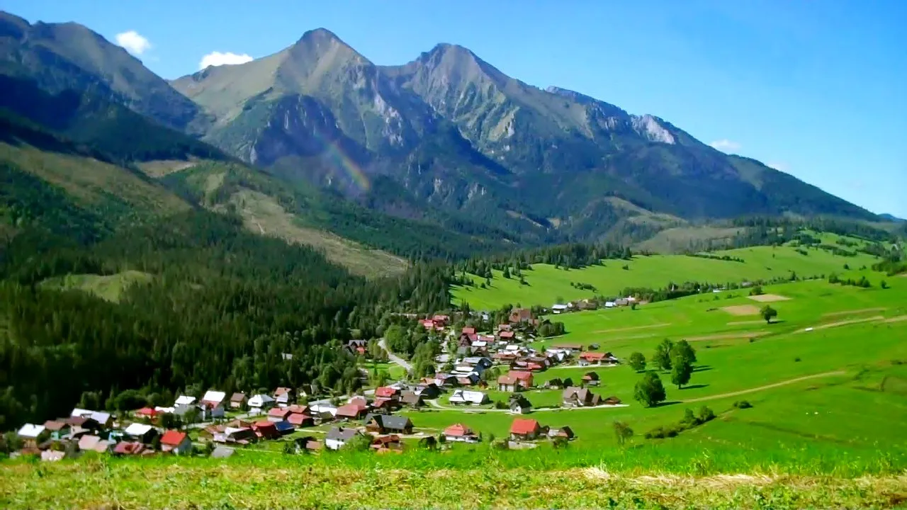 Photo showing: Zdziar i Tatry Bielskie (widok z Doliny Blaszczadzkiej)