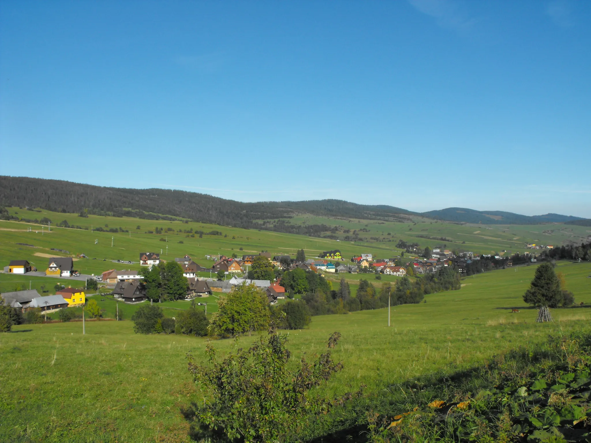 Photo showing: View of Zdiar village from the northwest.