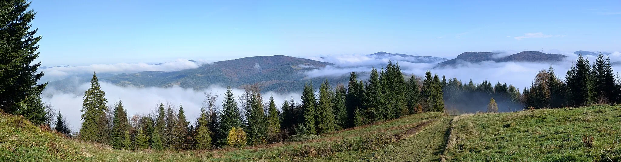 Photo showing: Panorama of the Gorce Mountains in the Island Beskids near Jaworzynka