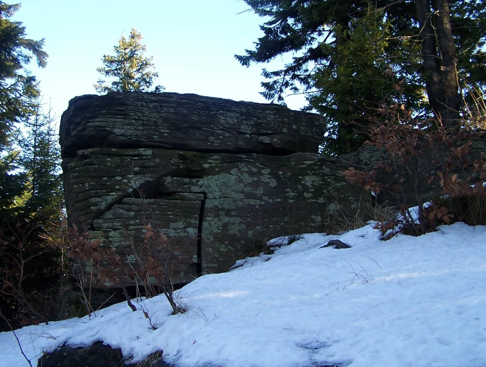 Photo showing: Rouge's Table near the top of Mogielica (Beskid Wyspowy)