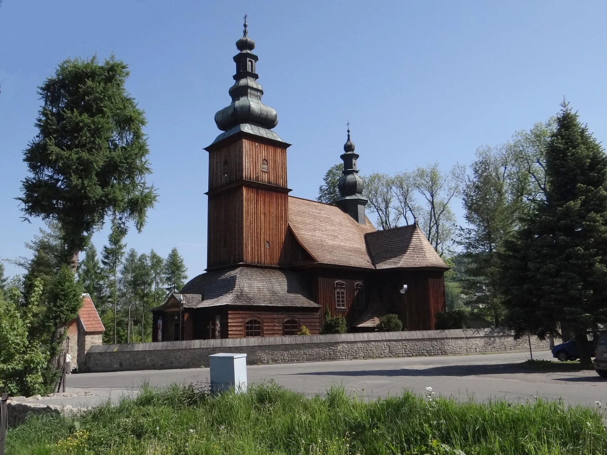 Photo showing: Church of the Holy Apostles Simon and Jude Thaddeus in Łętowni