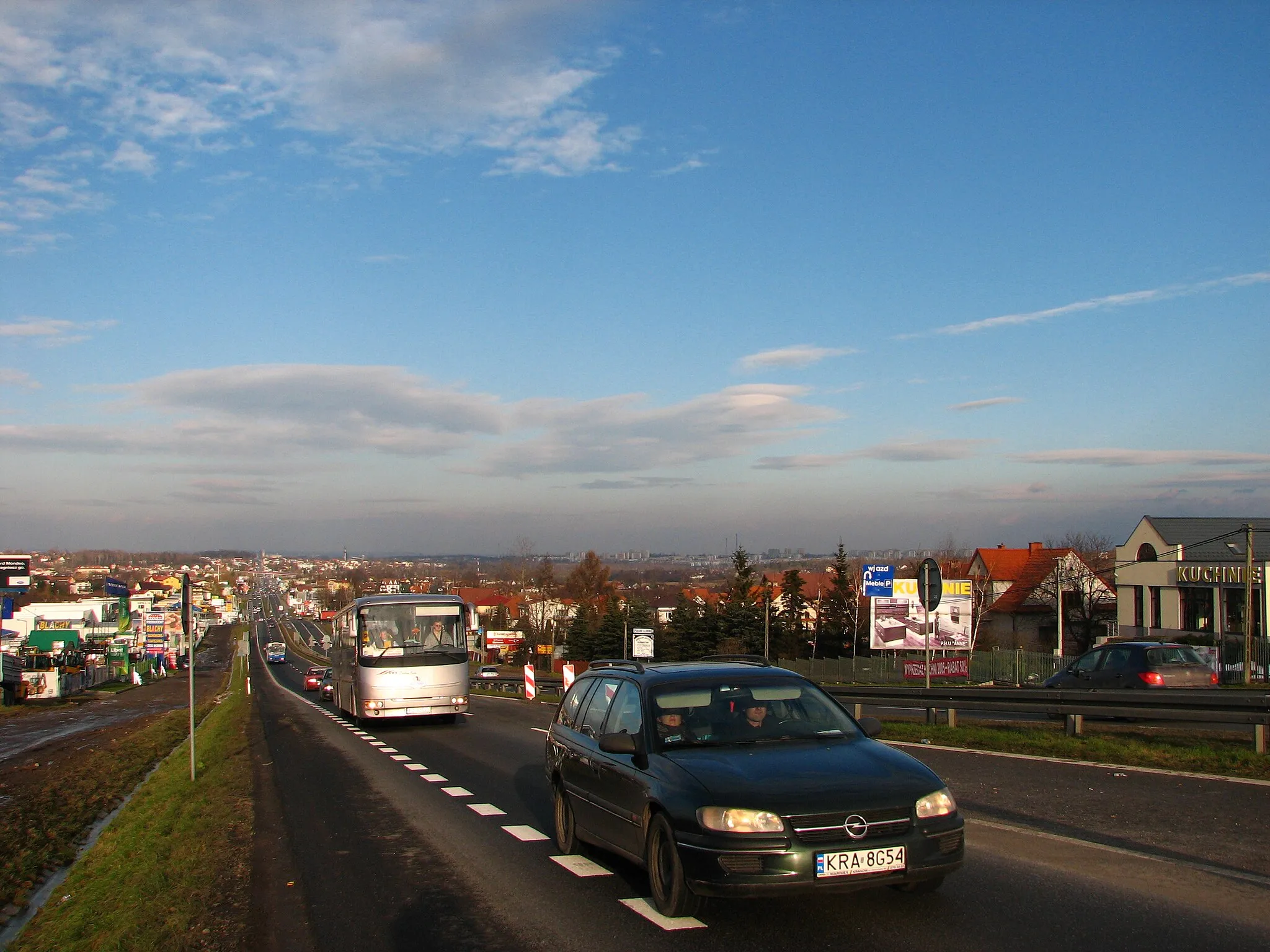 Photo showing: A trunk road no 7, Góra Libertowska St. in Libertów, near Kraków, Poland.