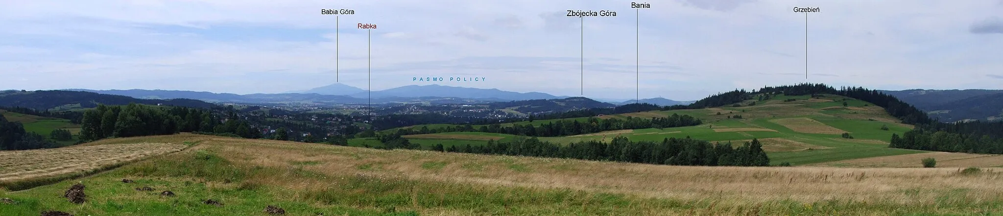 Photo showing: Kotlina Rabczańska. Widok z grzbietu Grzebień - Szumiąca