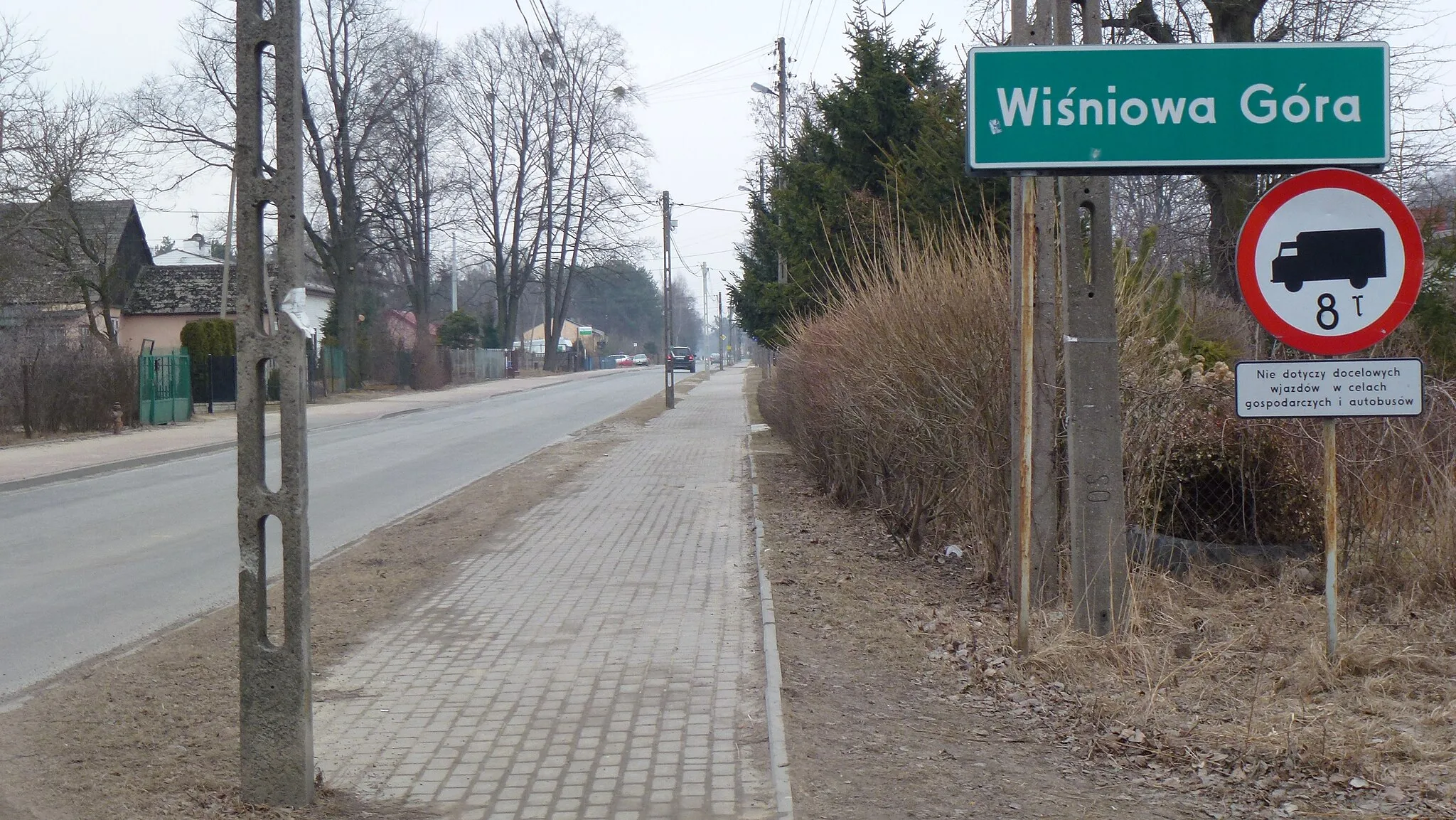 Photo showing: Wjazd do miejscowości Wiśniowa Góra