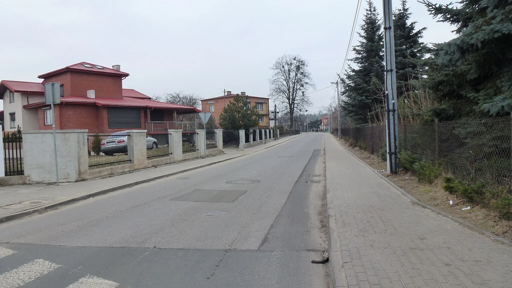 Photo showing: Ulica Krzywa w Wiśniowej Górze (gmina Andrespol)