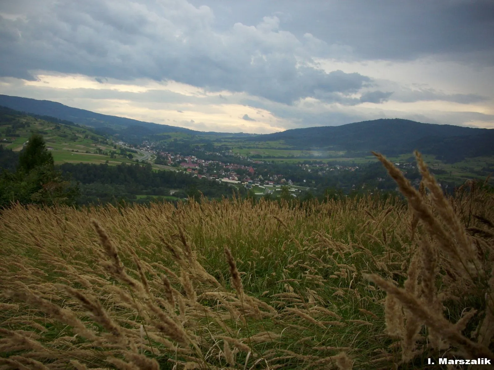 Photo showing: View on Lubień from Działy