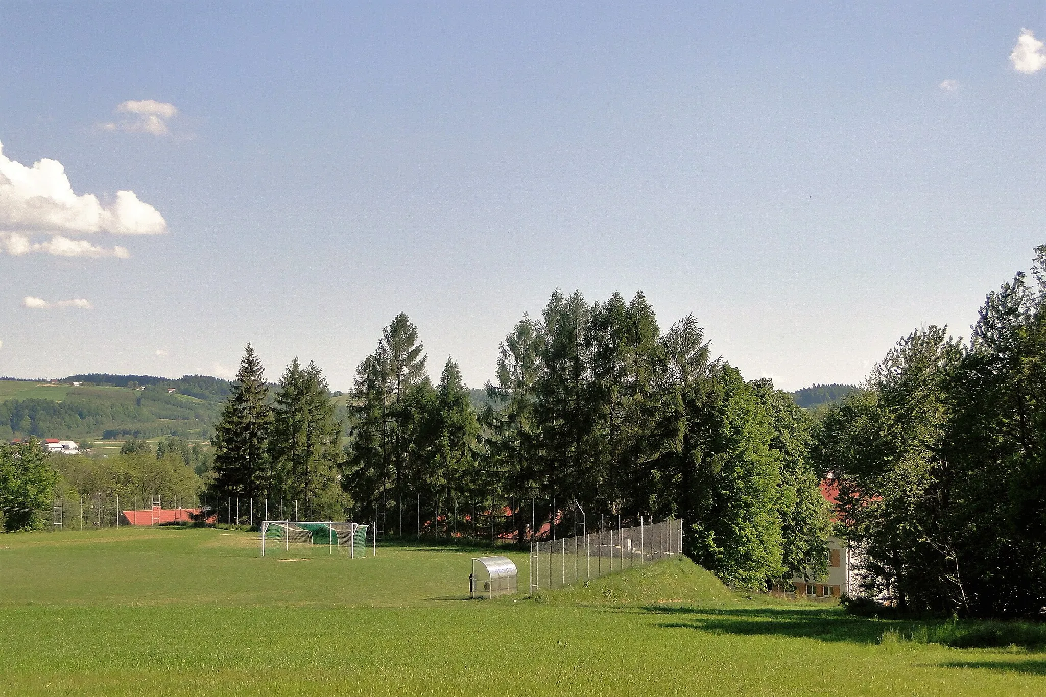 Photo showing: Stadion LKS Olszyny