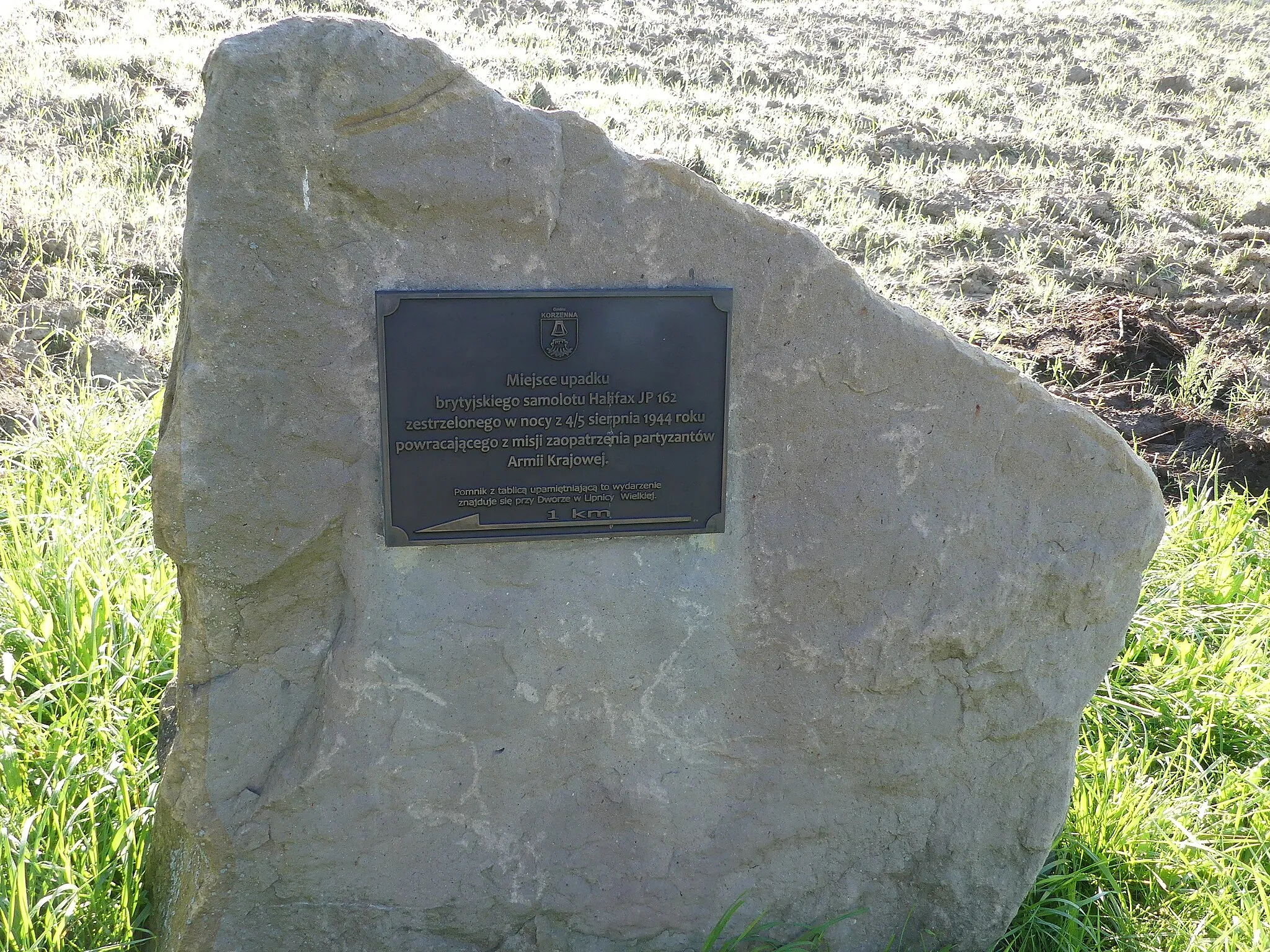 Photo showing: Pomnik, Niecew, miejsce katastrofy samolotu Halifax JP162 z 148 Eskadry RAF