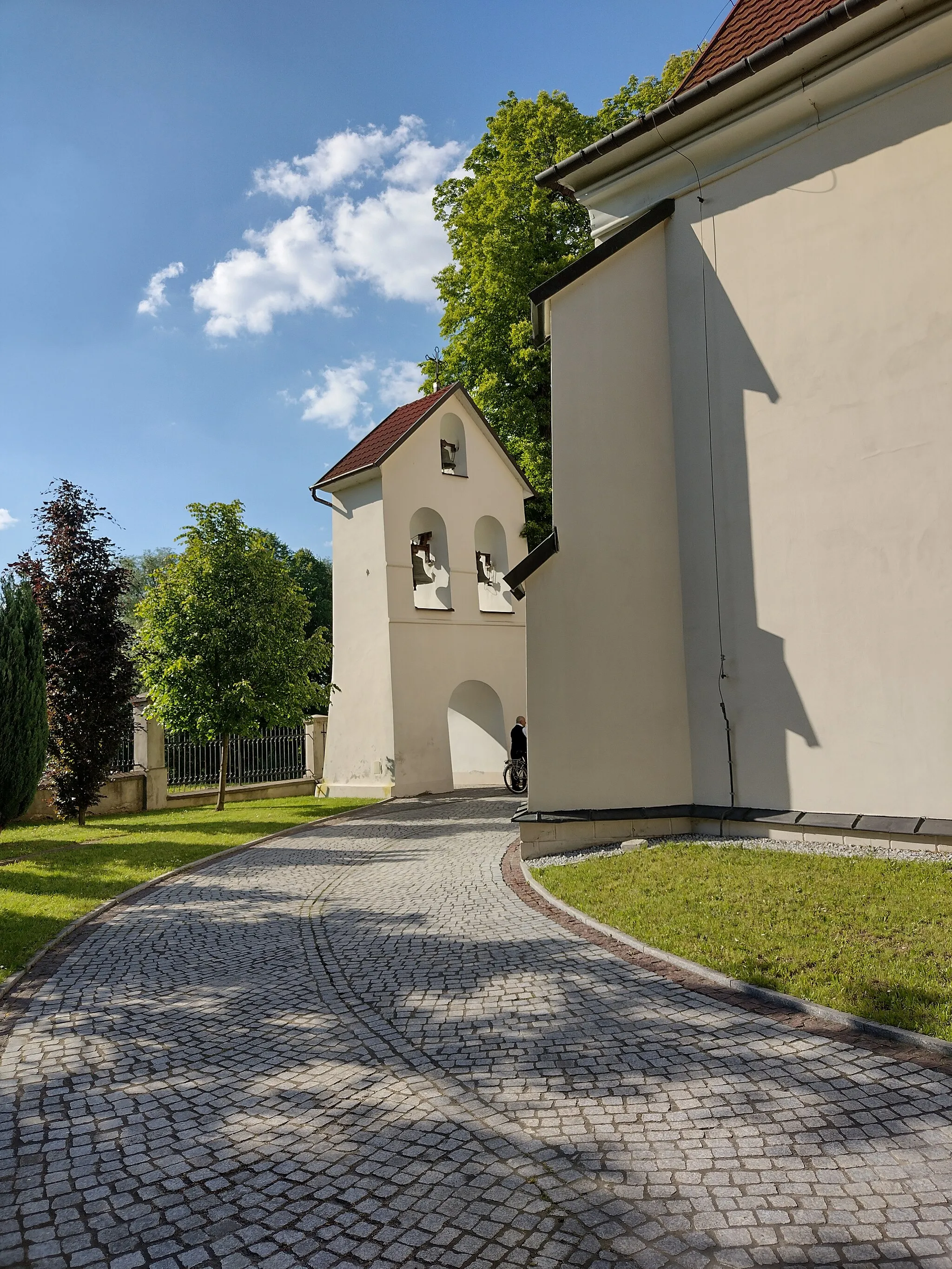 Photo showing: Bell tower of Assumption of the Blessed Virgin Mary church in Jasień