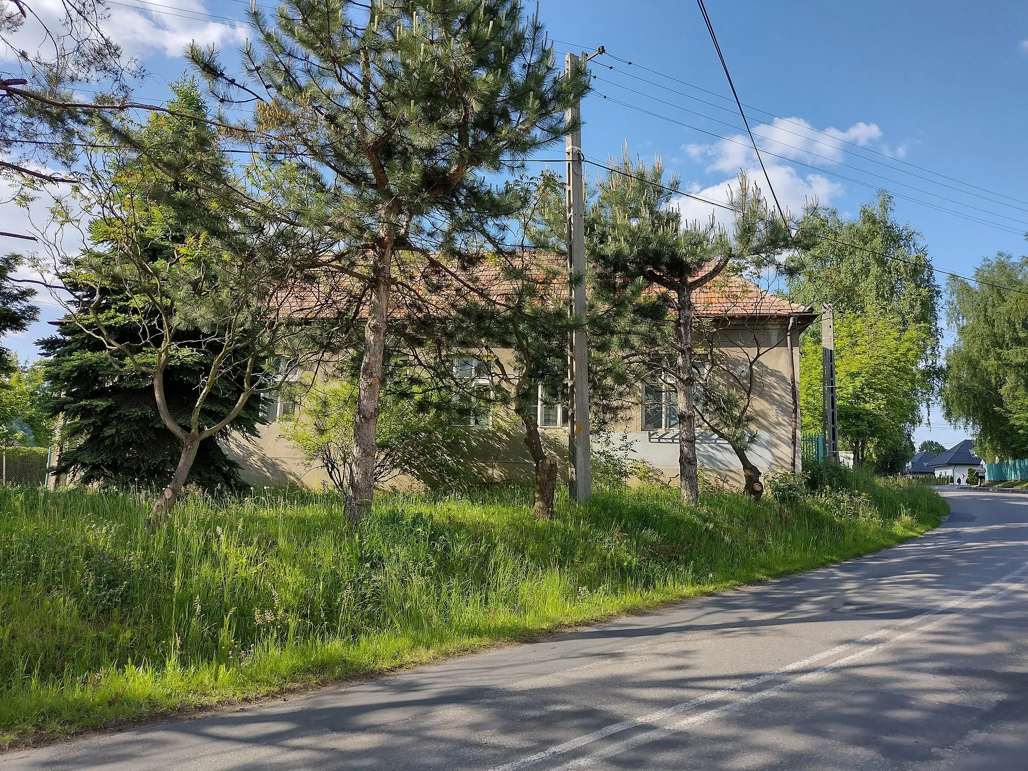 Photo showing: Old elementary school building in Jasień