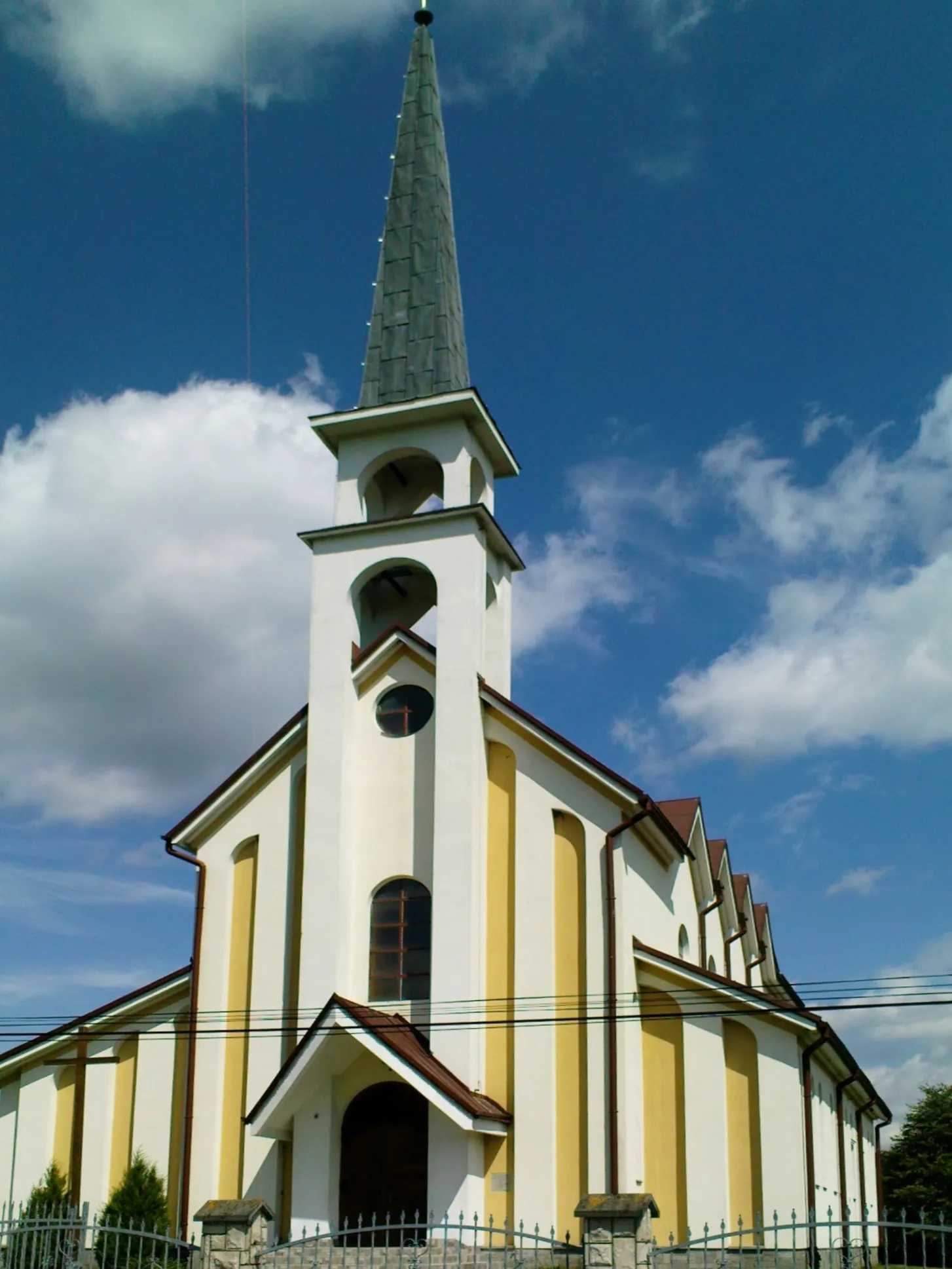 Photo showing: Kipszna - filial church (the access chapel) of the parish in Ciężkowice.JPG