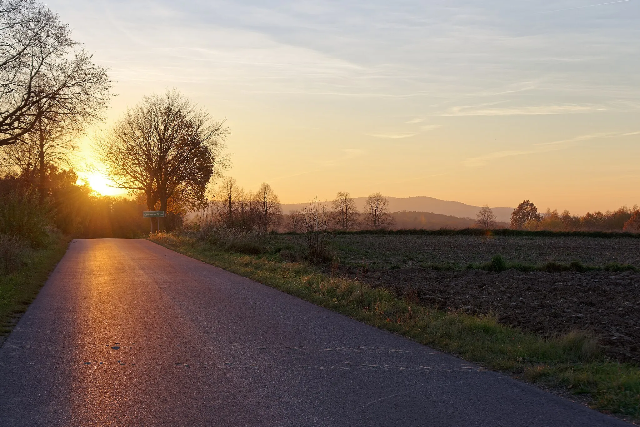 Photo showing: Sunset near the village of Czerwona Góra, Świętokrzyskie Voivodeship, Poland