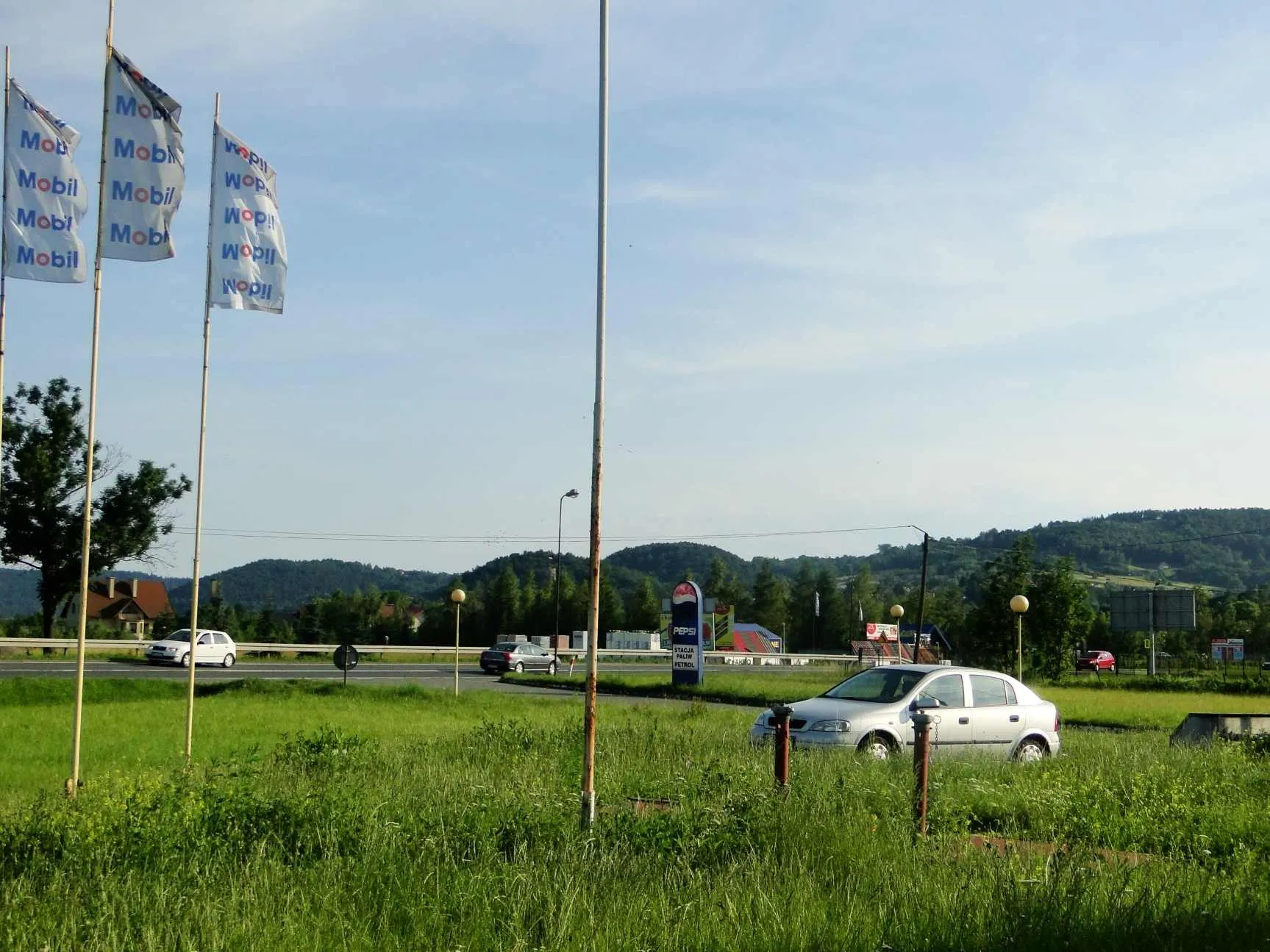 Photo showing: View from patrol station in Czchów to South - Pogórze Rożnowskie is seen in background.