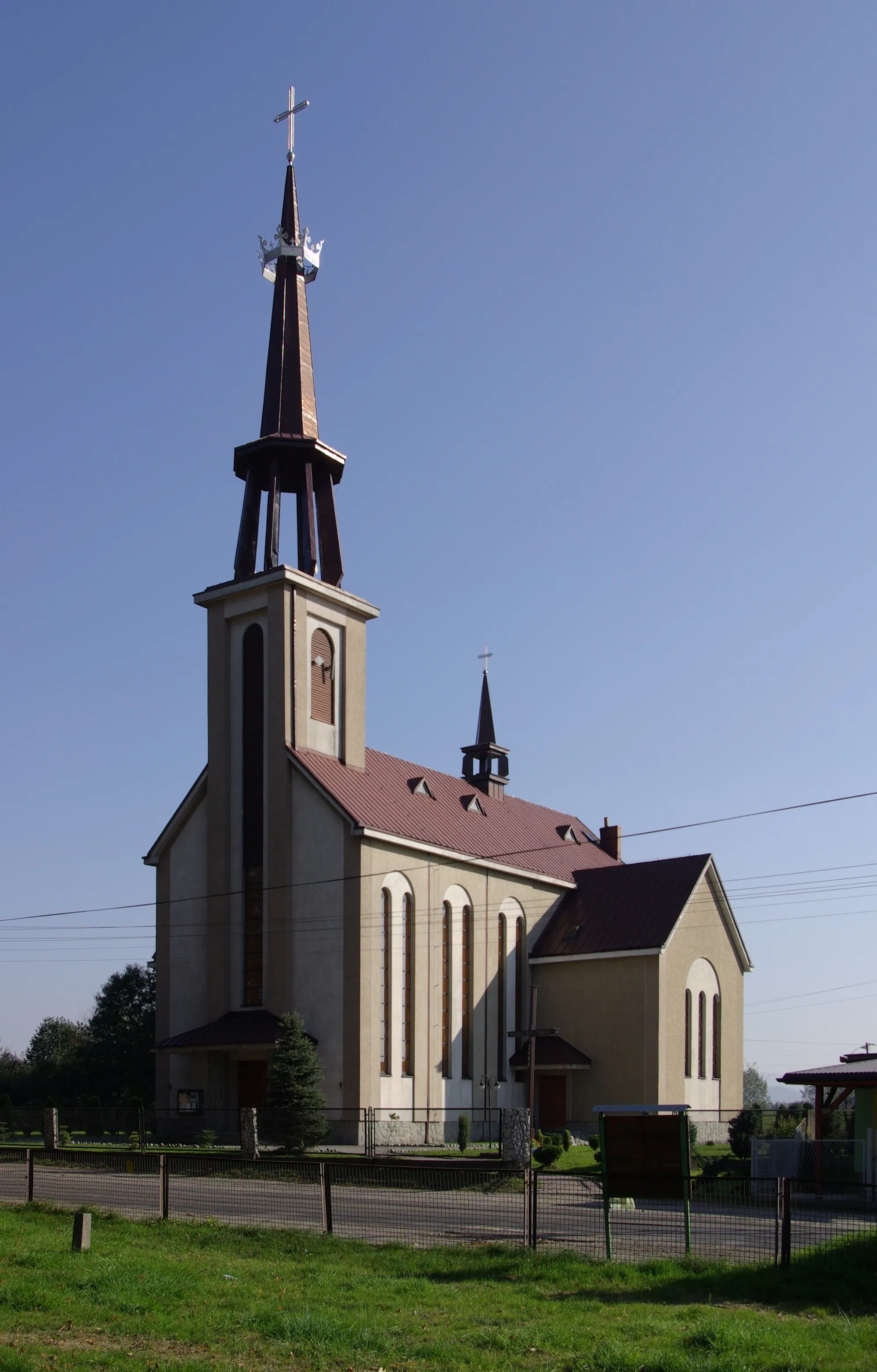 Photo showing: Nidek, nowy kościół parafialny św Apostołów Szymona i Judy Tadeusza