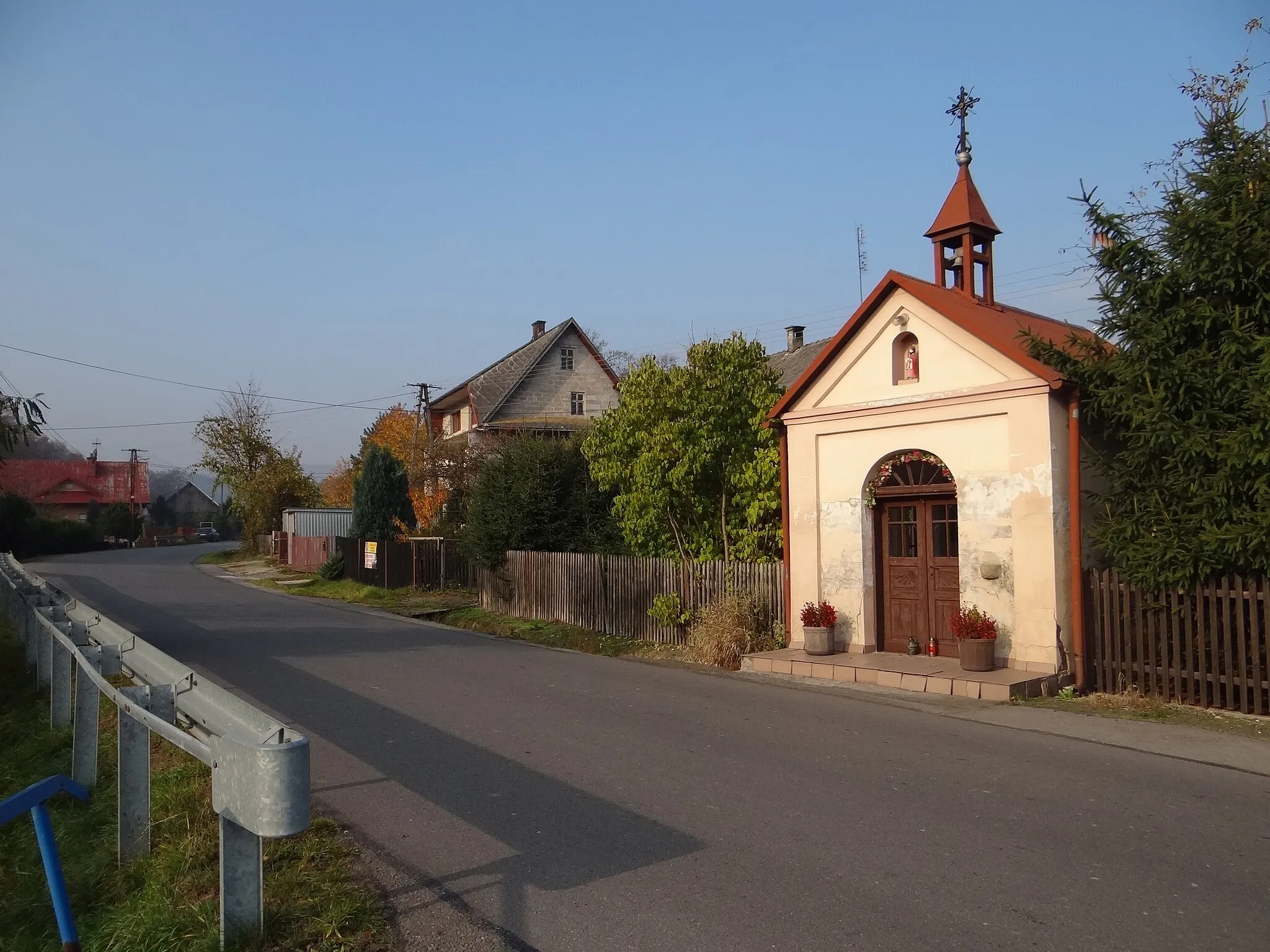 Photo showing: Kapliczka w Tarnawie Górnej