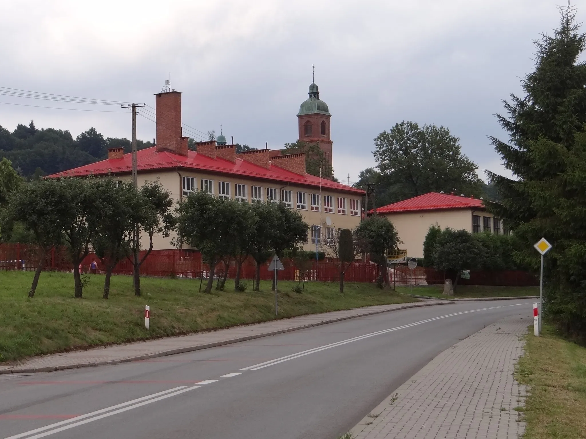 Photo showing: Budzów. szkoła