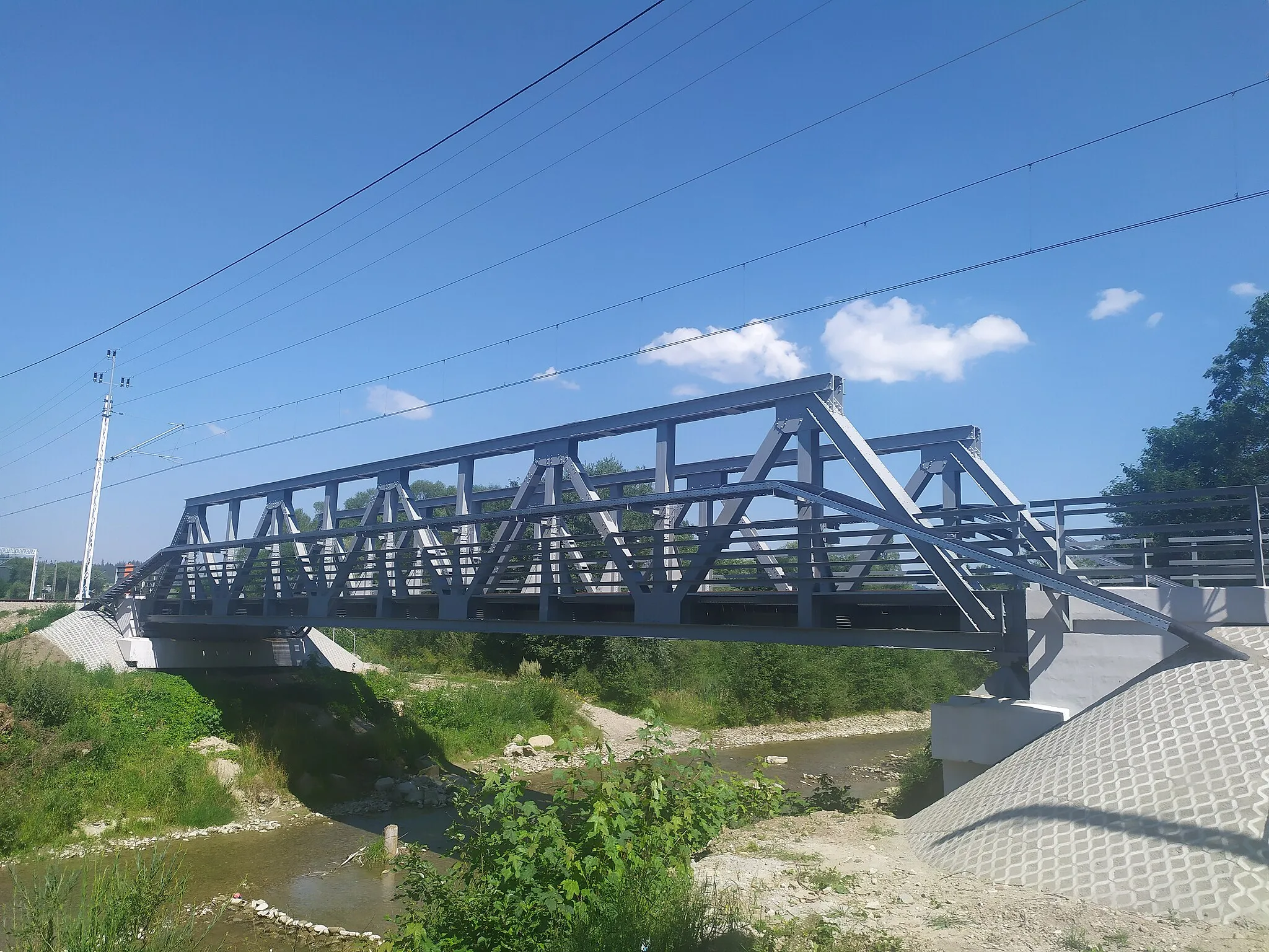 Photo showing: Most kolejowy nad Lepietnicą w Lasku