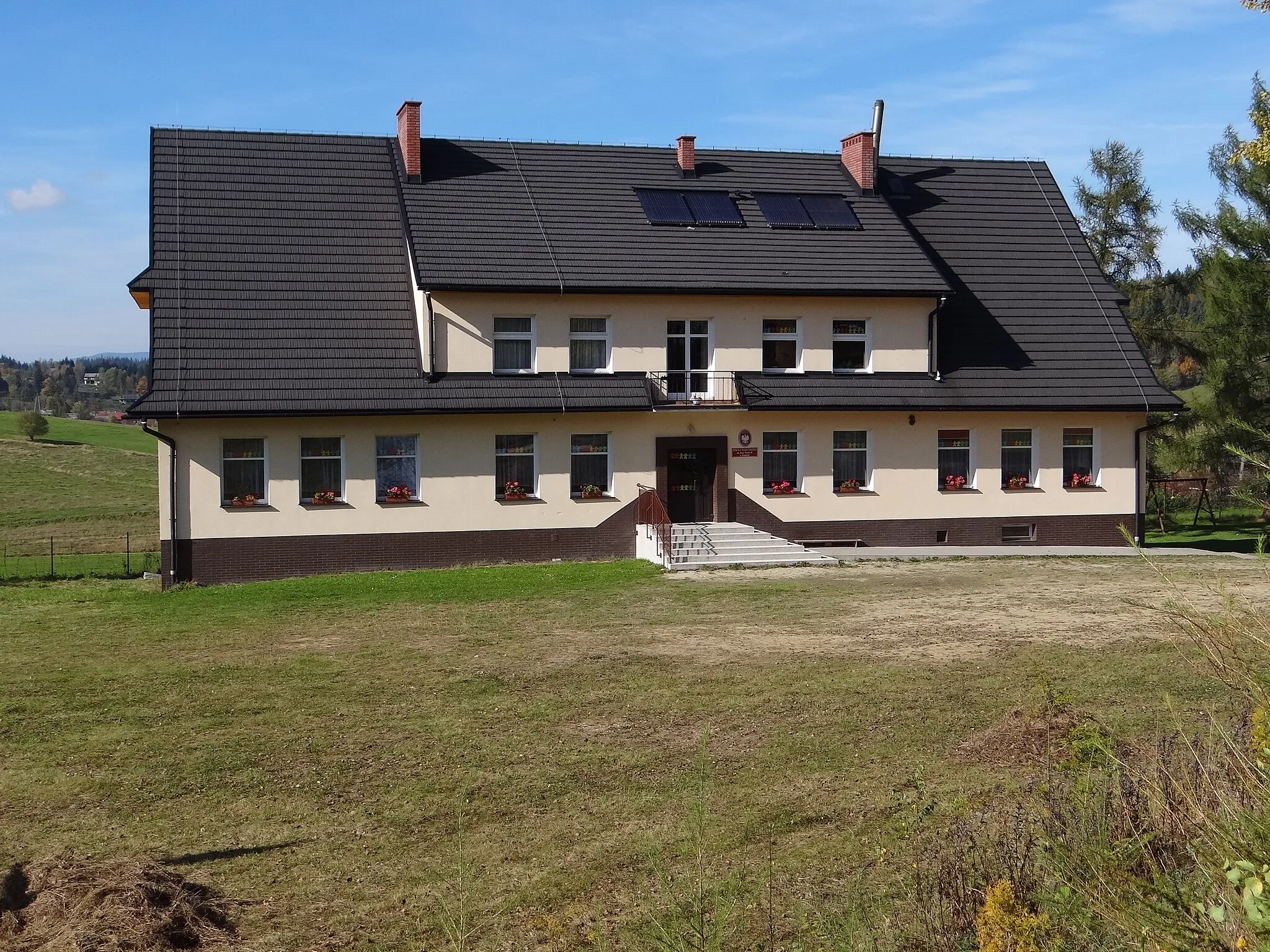 Photo showing: Szkoła w Podszklu