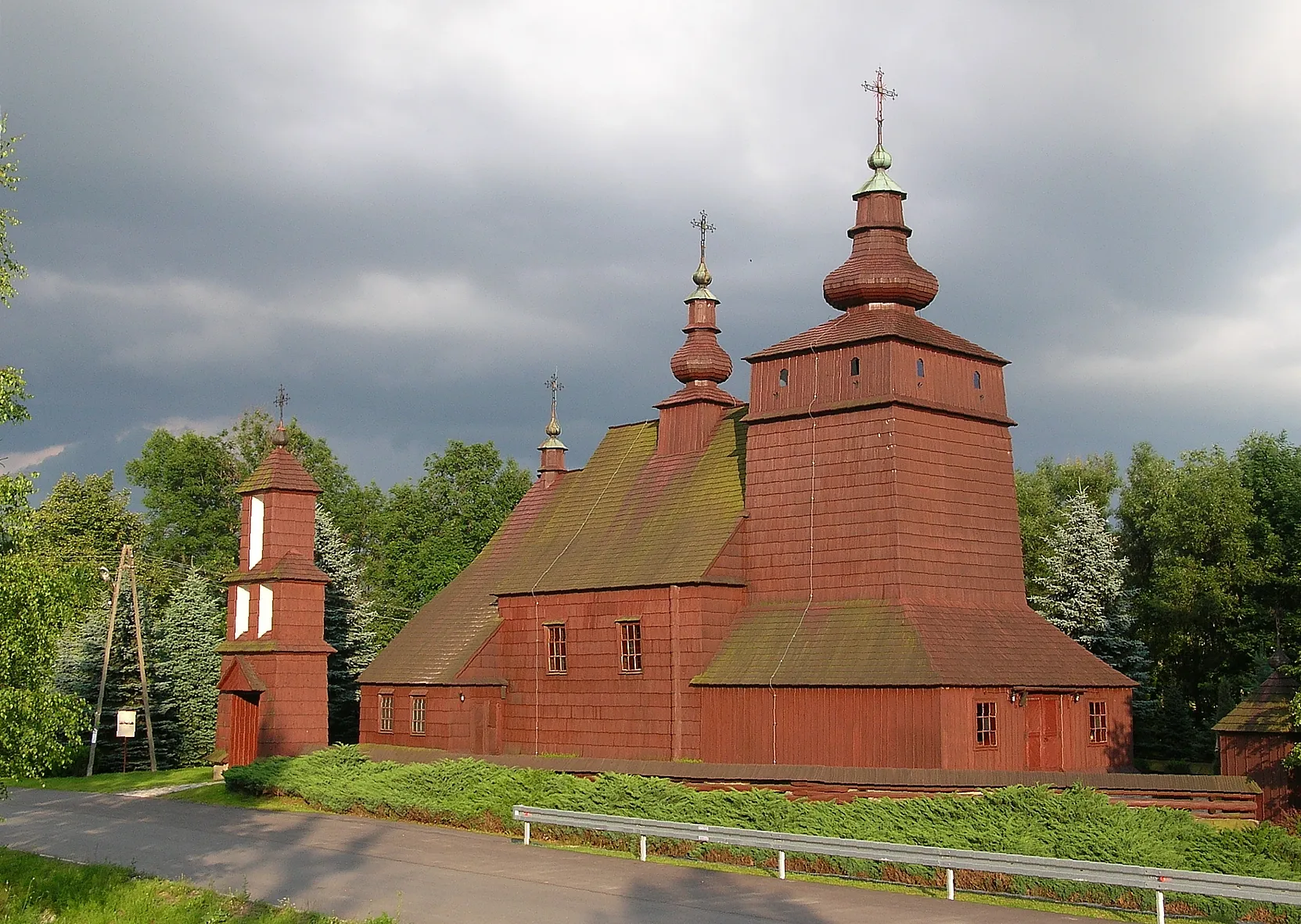 Photo showing: Wooden church in Męcina Wielka