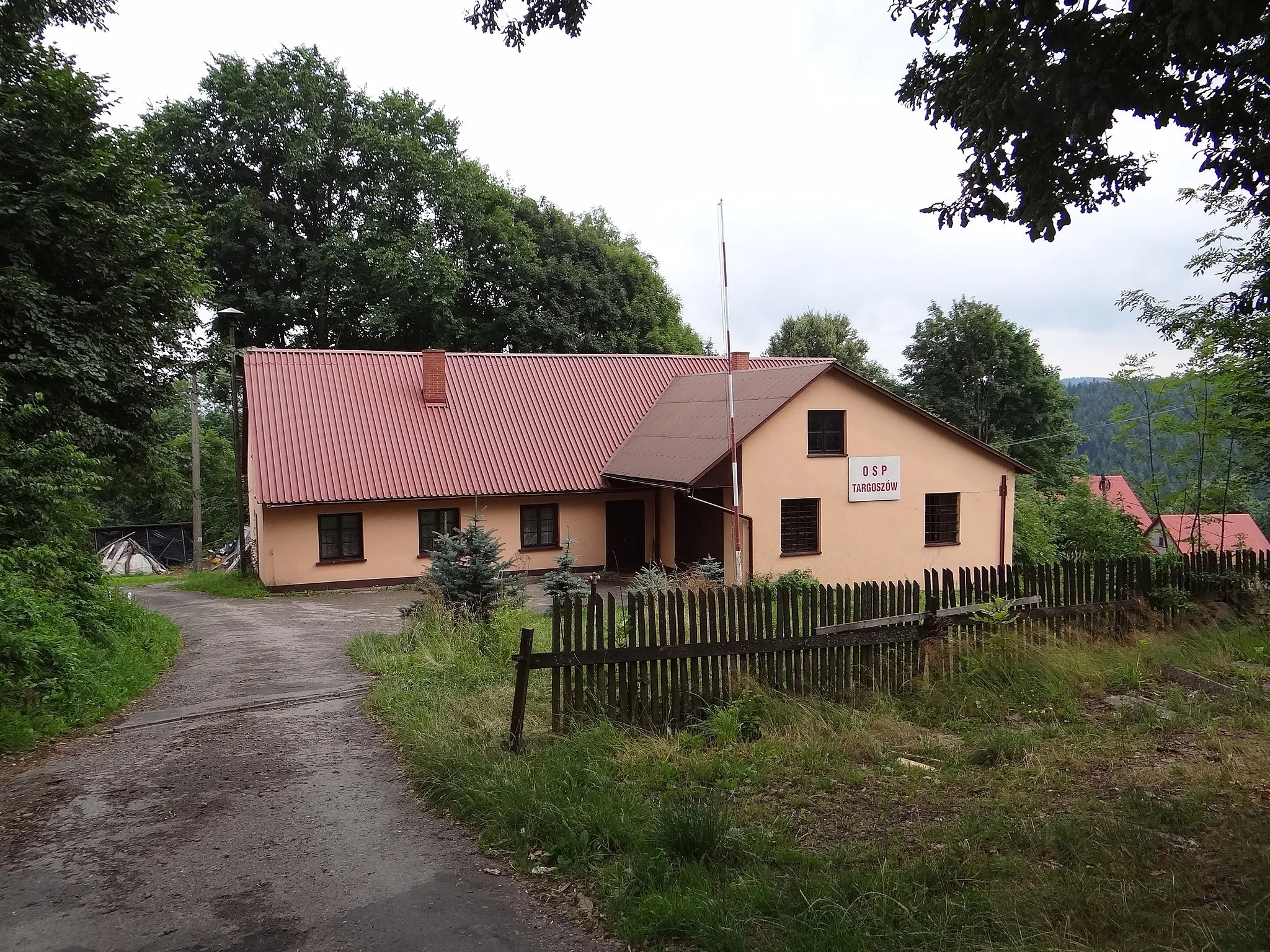 Photo showing: Remiza OSP w Targoszowie