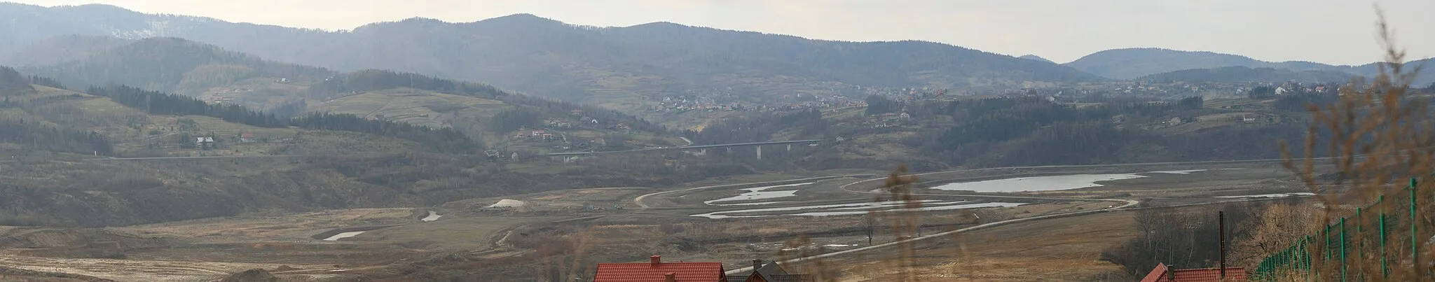 Photo showing: View of areas that will be covered with water from Mucharz, project: Zbiornik Świnna Poręba