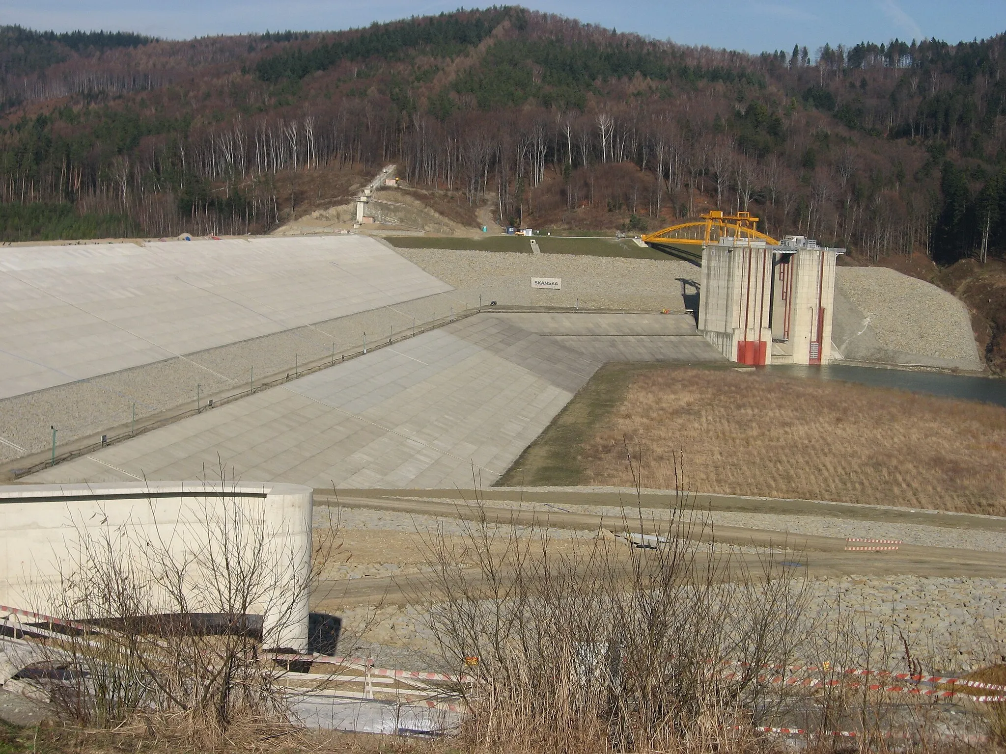 Photo showing: Swinna Poreba Dam