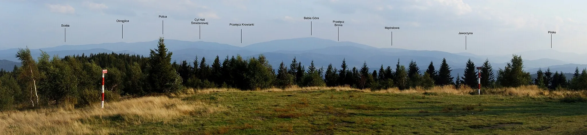 Photo showing: Beskid Żywiecki (Żywiec Mountains) - view from Leskowiec in Beskid Mały, Poland.