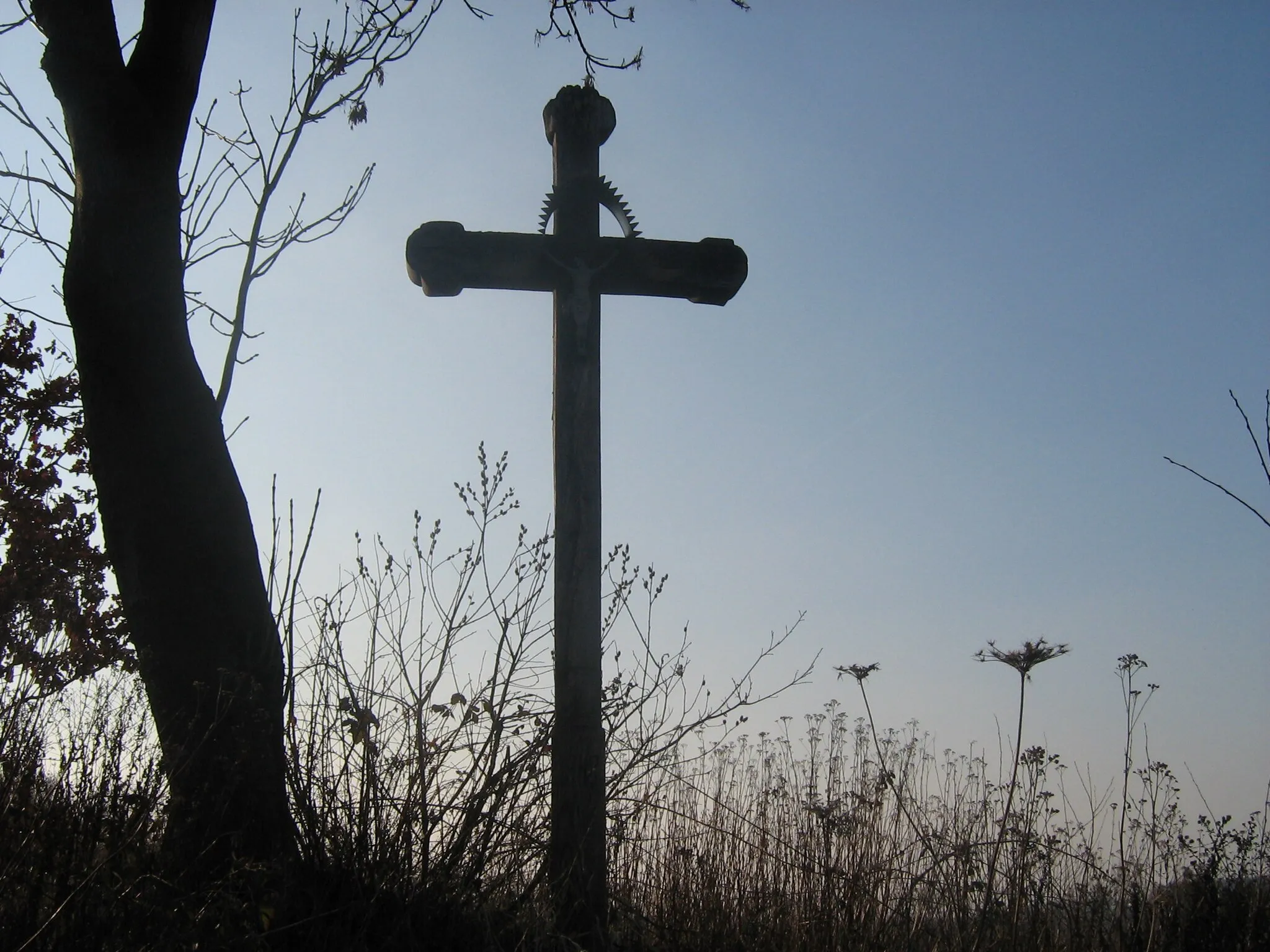 Photo showing: Krzyż z 1948 roku w Bączalu