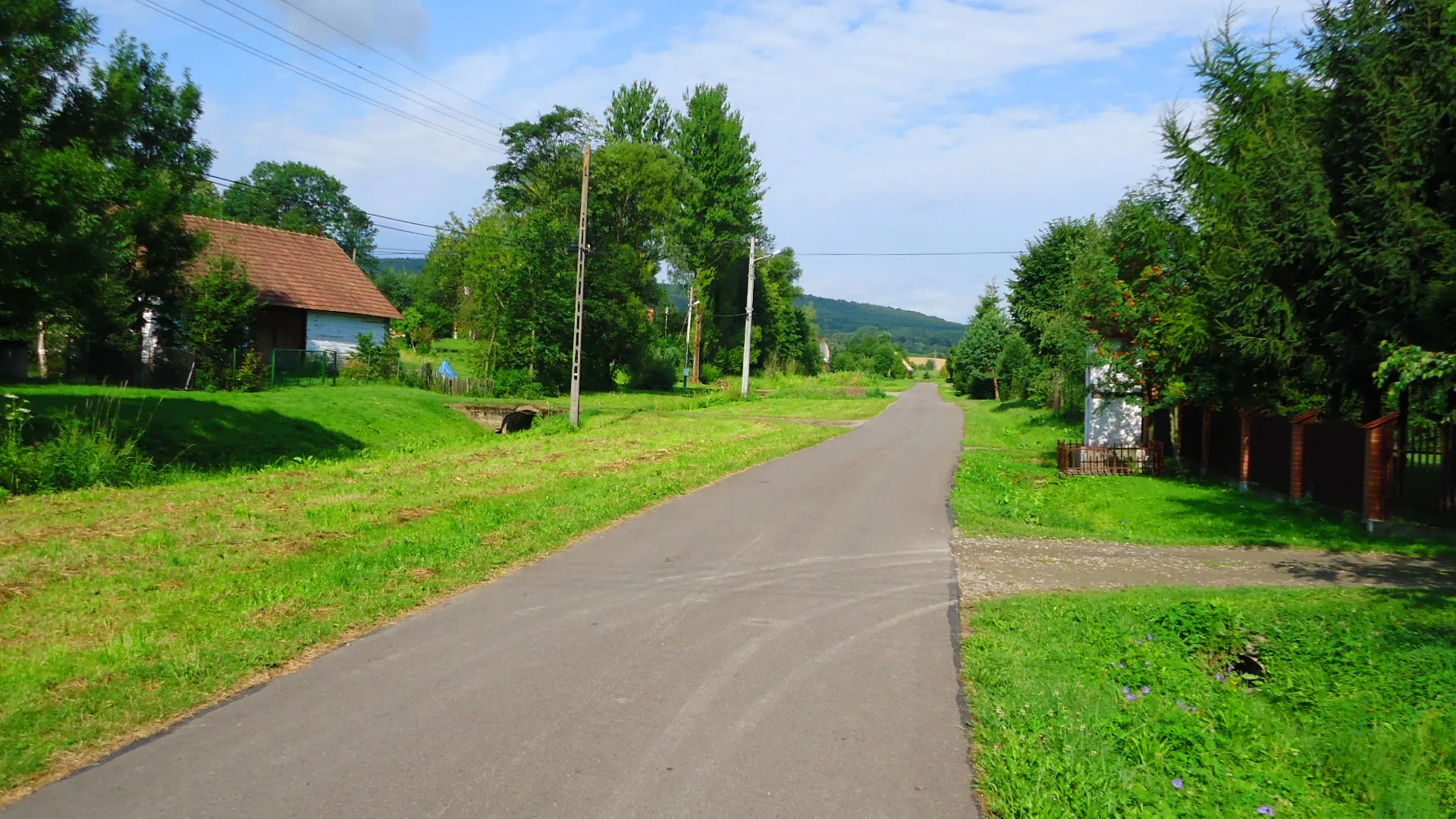 Photo showing: Road in Czerteż