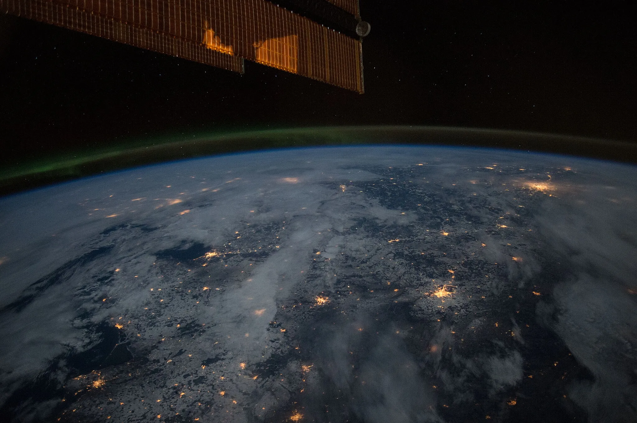 Photo showing: View of Earth taken during ISS Expedition 42.