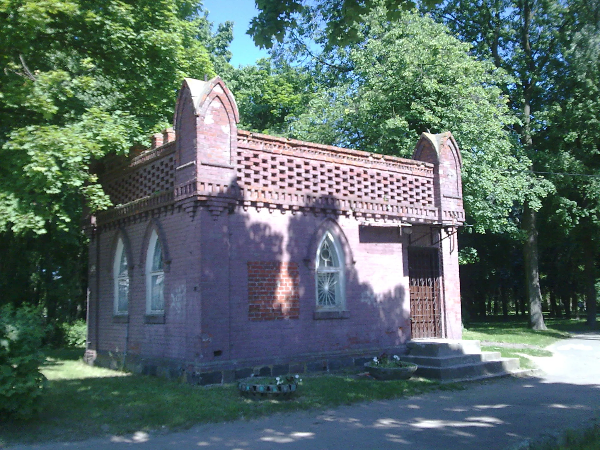 Photo showing: Zabytkowa budowla w Parku im. Sowińskiego w Wyszkowie