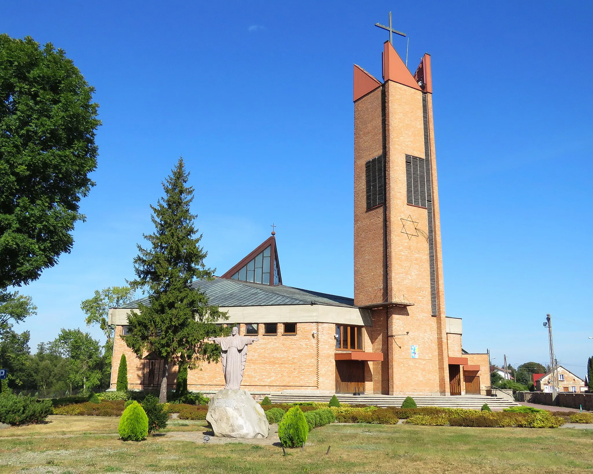 Photo showing: Kościół parafialny p.w. Chrystusa Odkupiciela