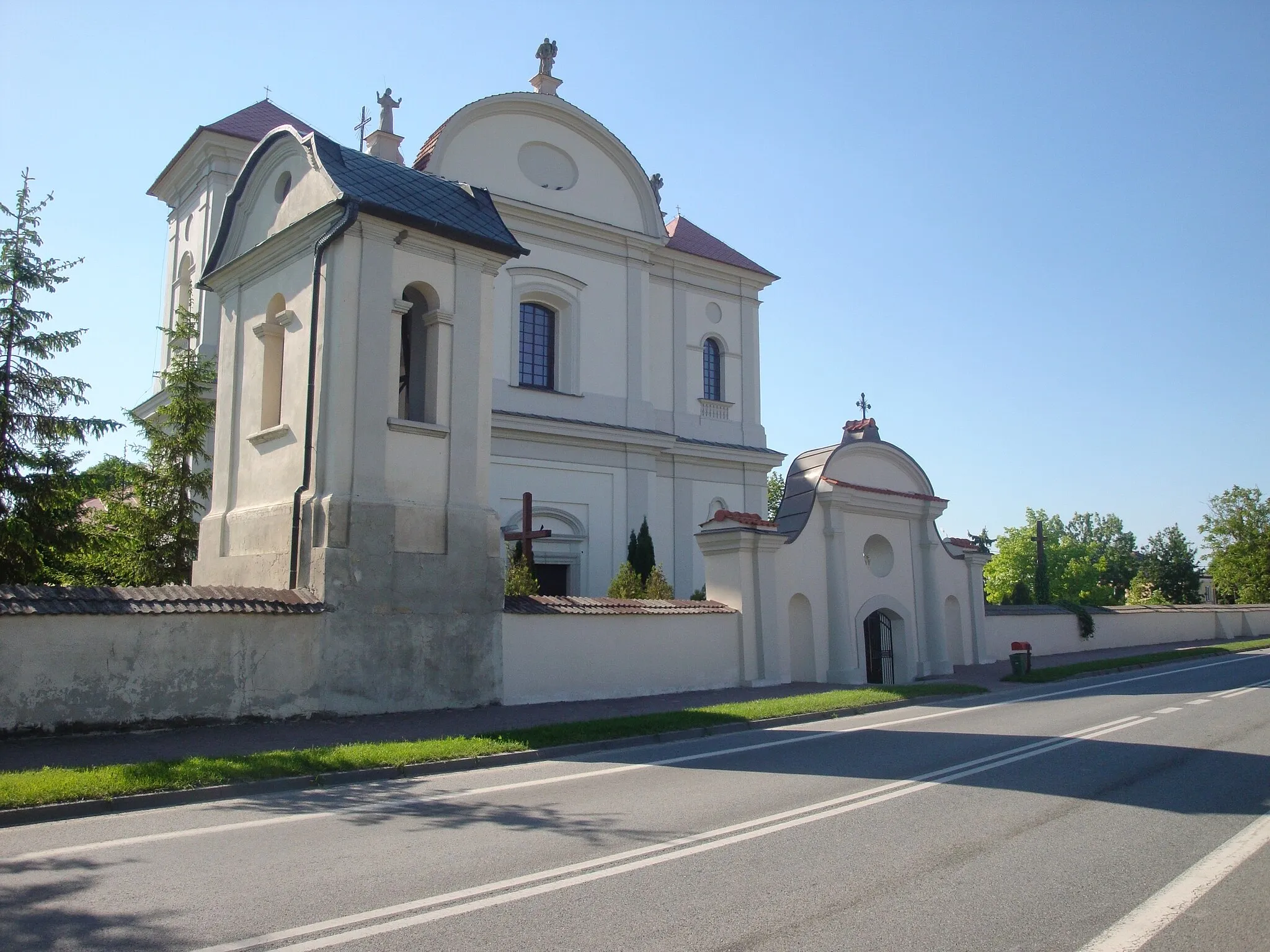 Photo showing: Former franciscan church in Józefów (Poland, Lublin voivodship), today parish church. Built in 18 century.
