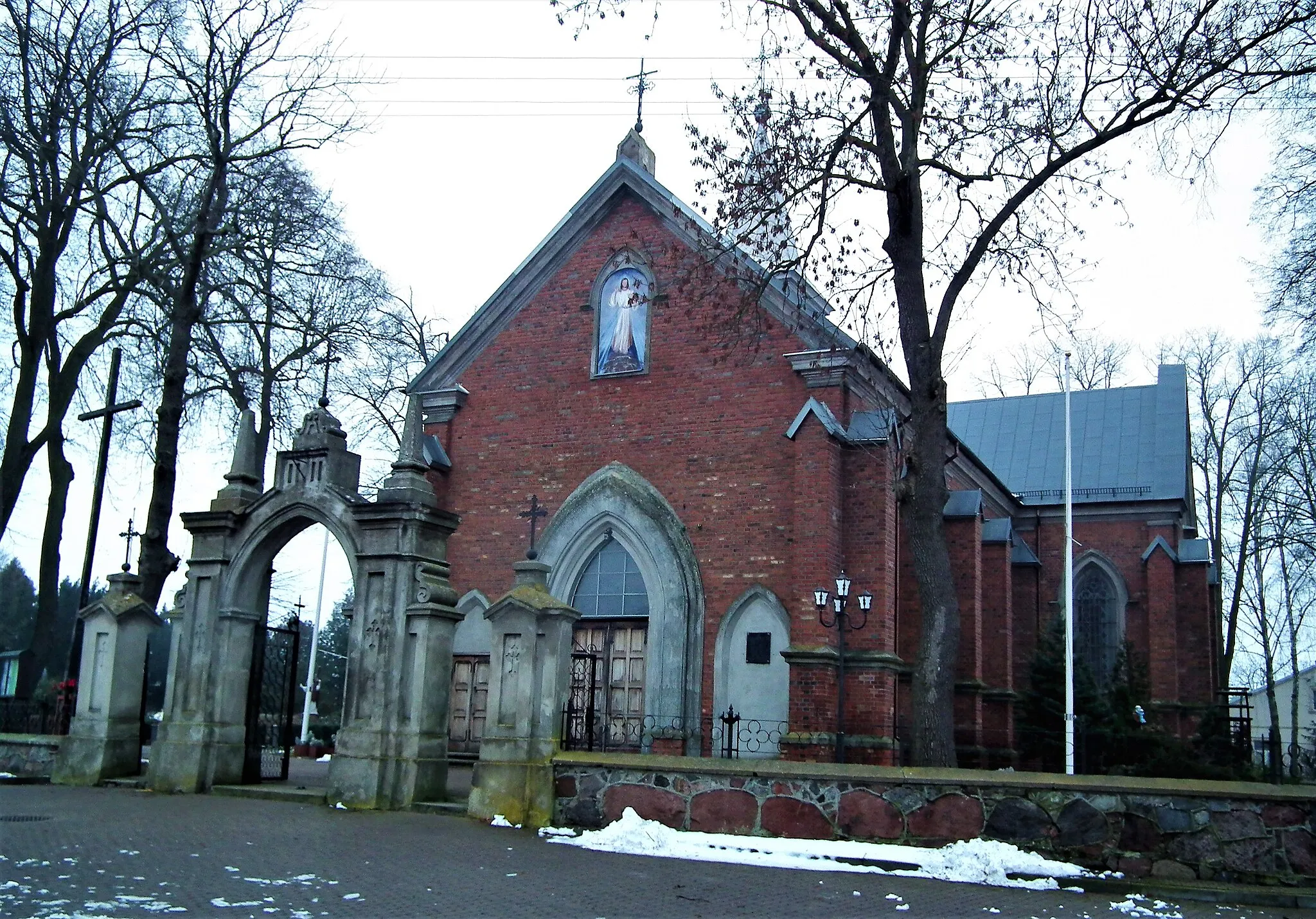 Photo showing: Kościół św. Jadwigi Śląskiej w Starej Białej.