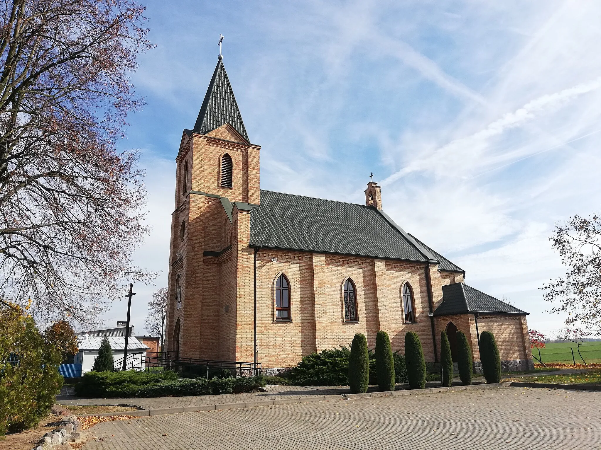 Photo showing: Kaplica Matki Boskiej Częstochowskiej w Kołozębiu