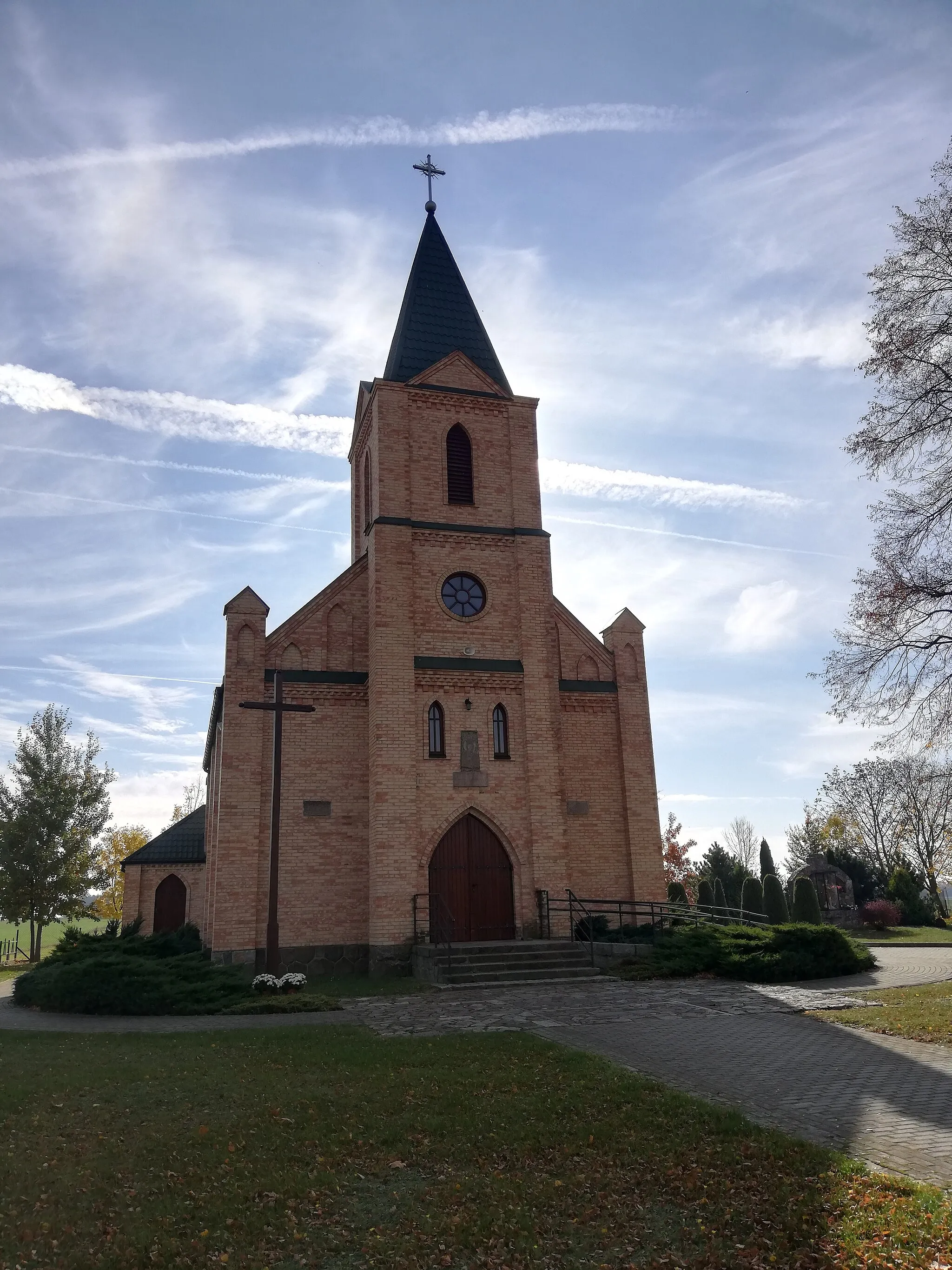 Photo showing: Kaplica Matki Boskiej Częstochowskiej w Kołozębiu