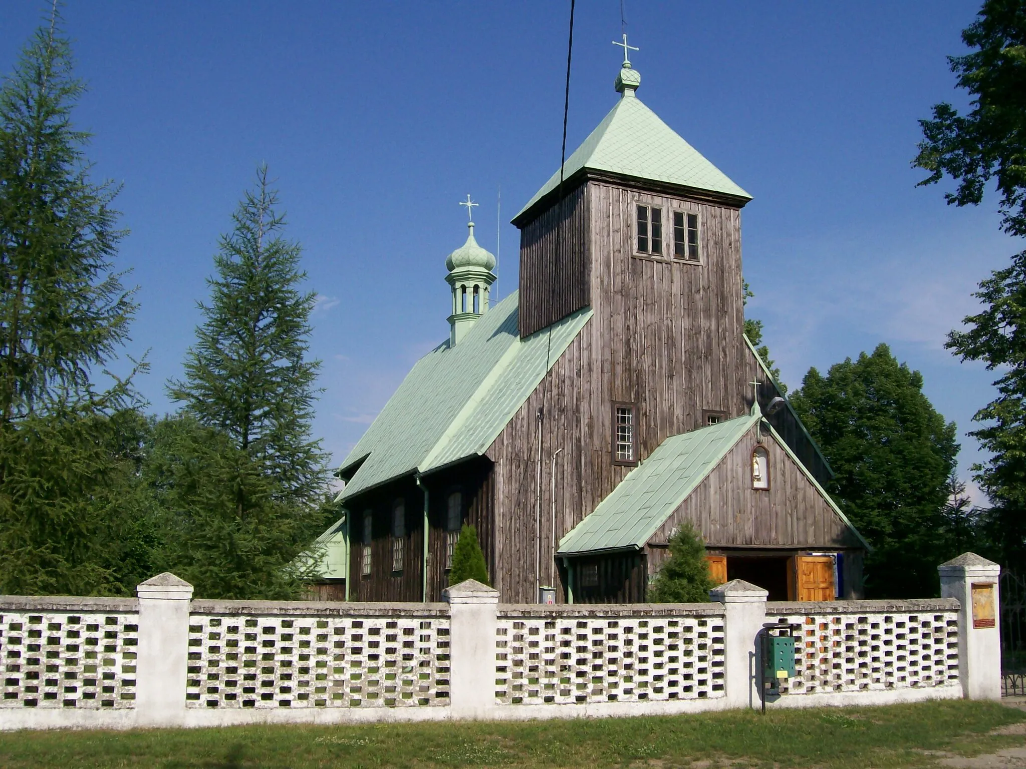 Photo showing: Łukomie - kościół parafialny pw. św. Katarzyny, drewn. 1761 (zabytek nr 436)