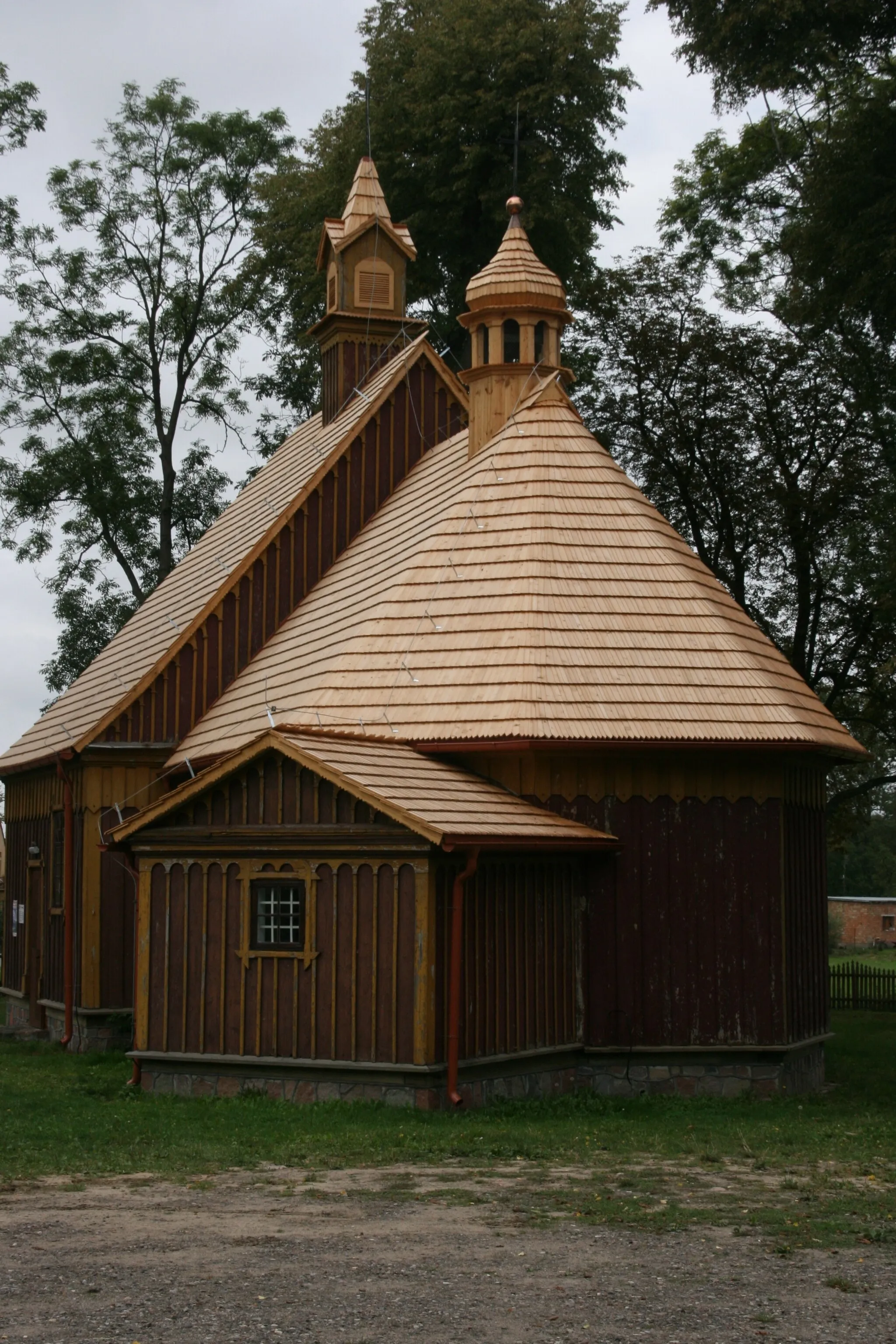 Photo showing: Kościół par. p.w. MB Częstochowskiej, drewn., XVII.
Chotum