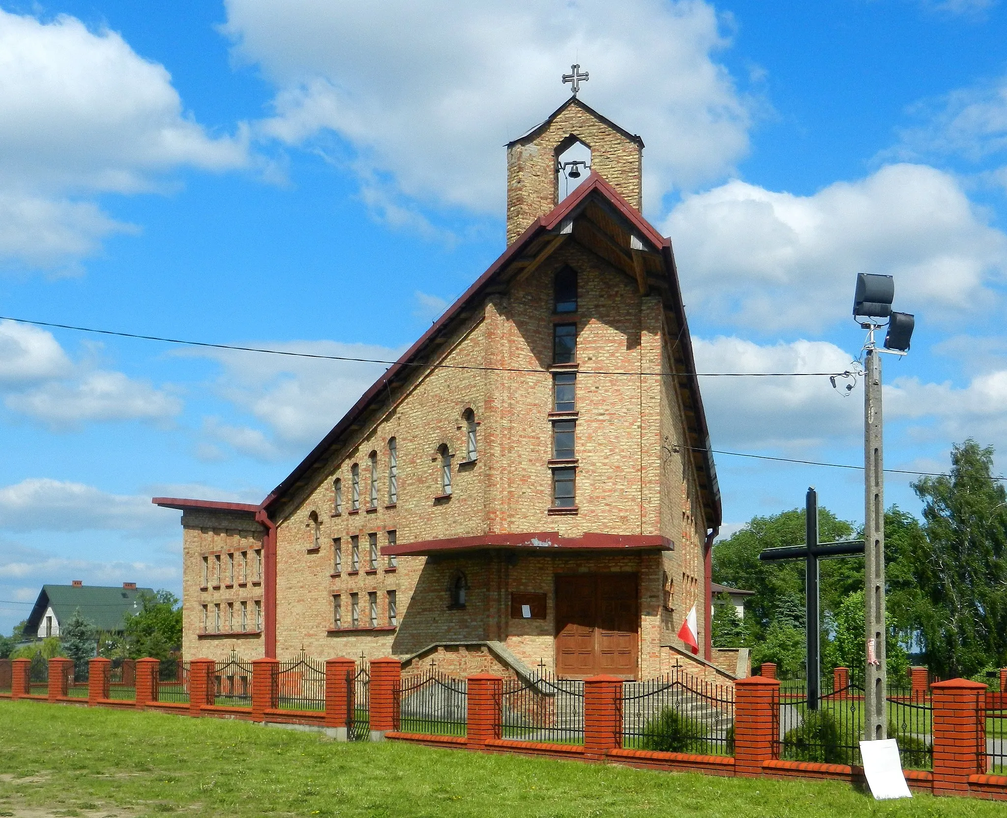 Photo showing: Lelice - kościół pw. Podwyższenia Krzyża Świętego.