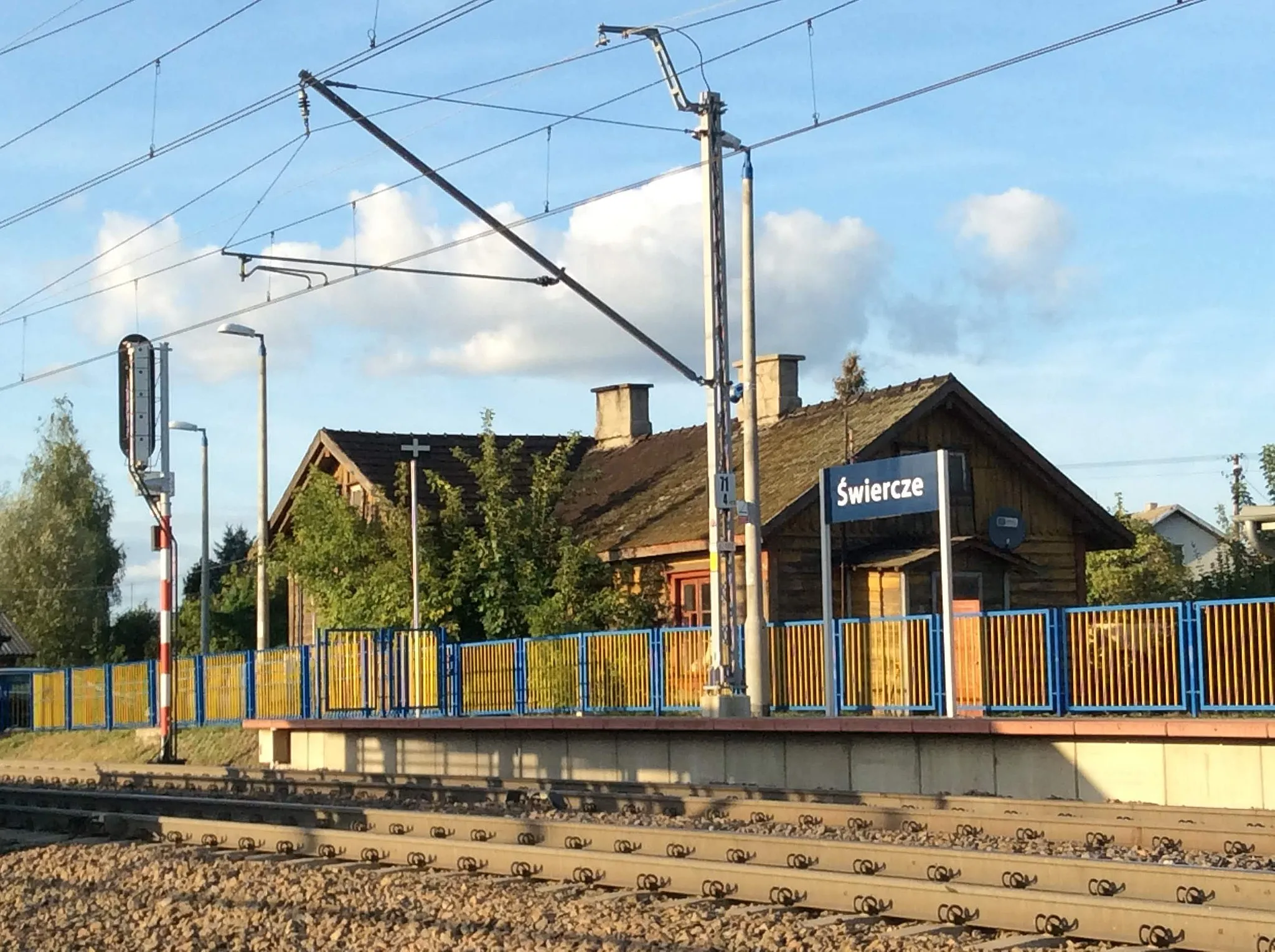 Photo showing: Świercze - stacja kolejowa
