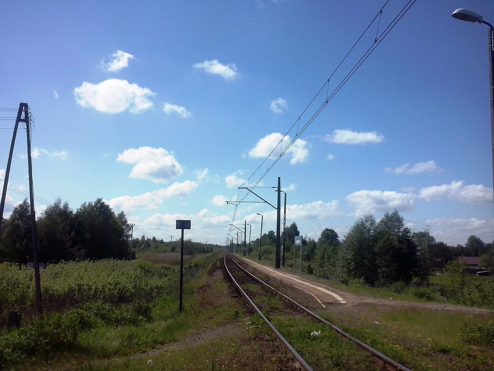 Photo showing: Lucynów - przystanek kolejowy