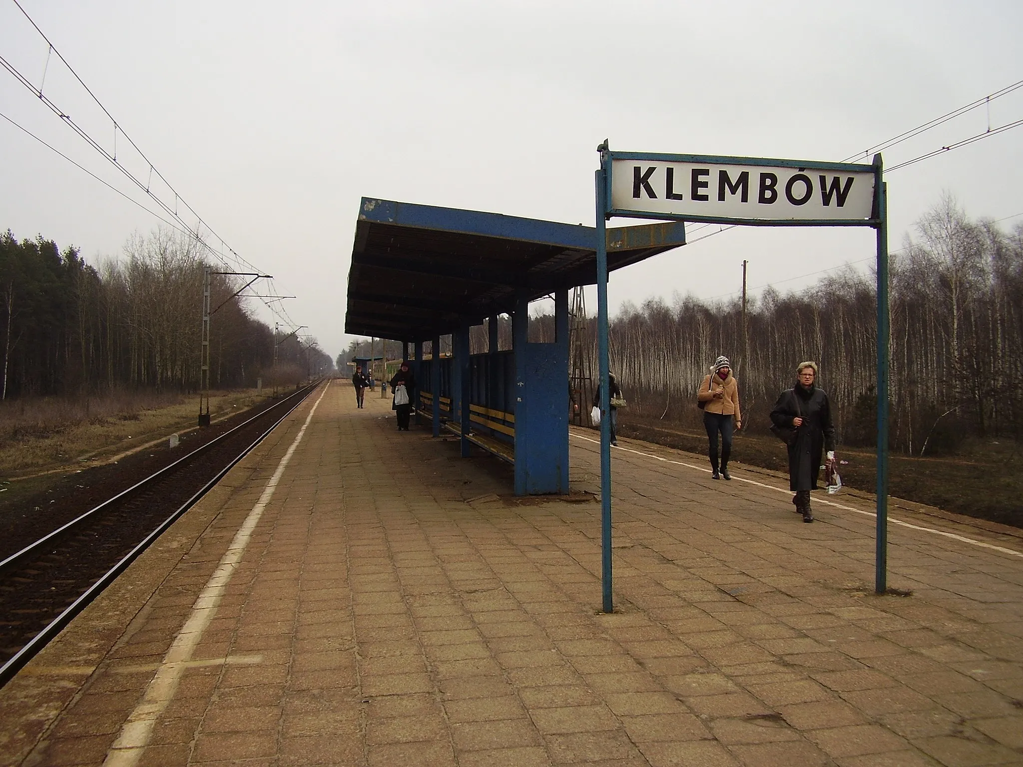 Photo showing: Przystanek kolejowy Klembów. Widok w stronę Małkinii.